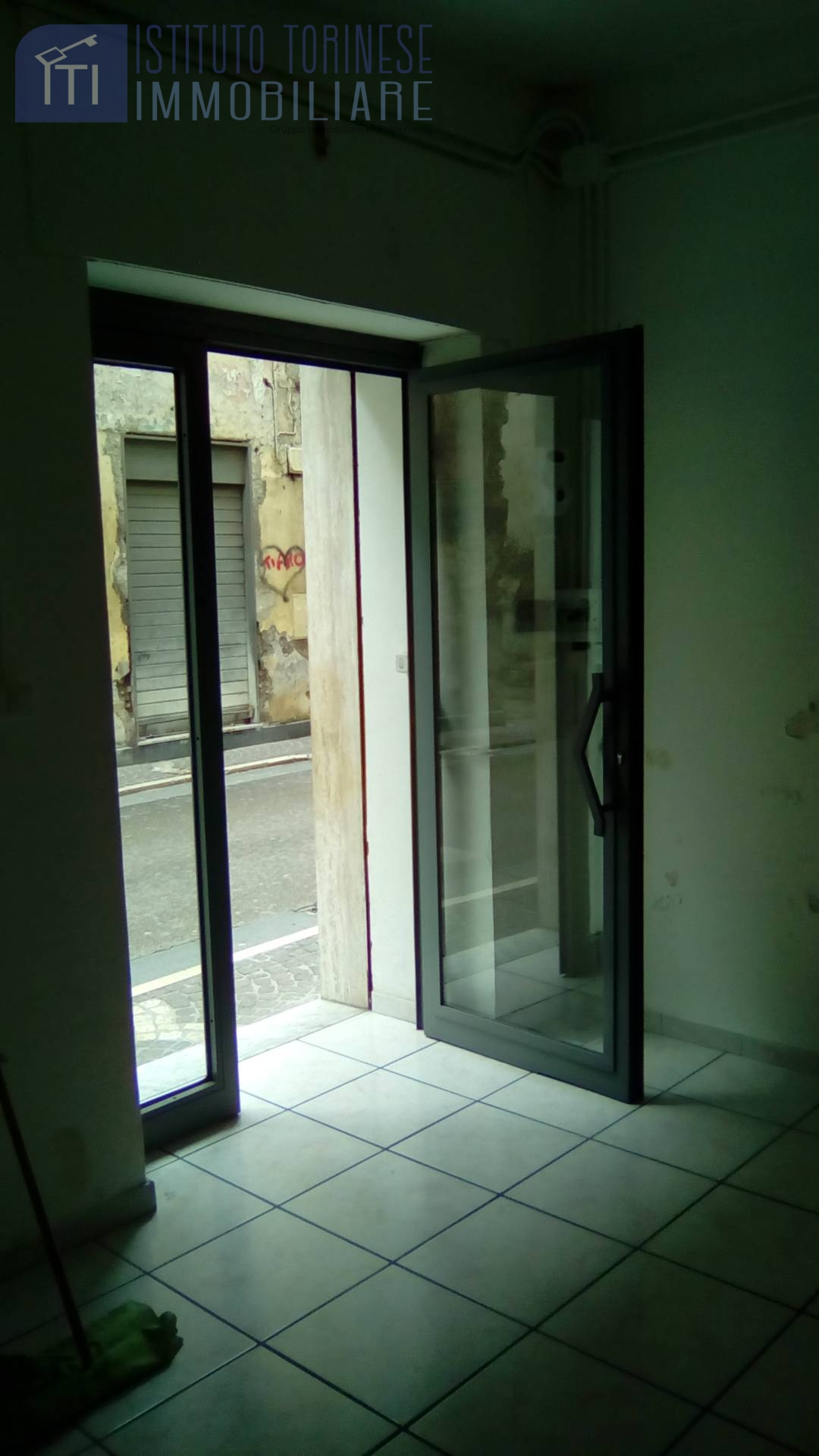 NEGOZIO in affitto a Sant'Antimo