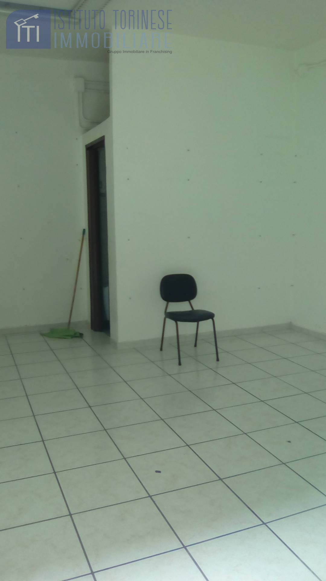 NEGOZIO in affitto a Sant'Antimo