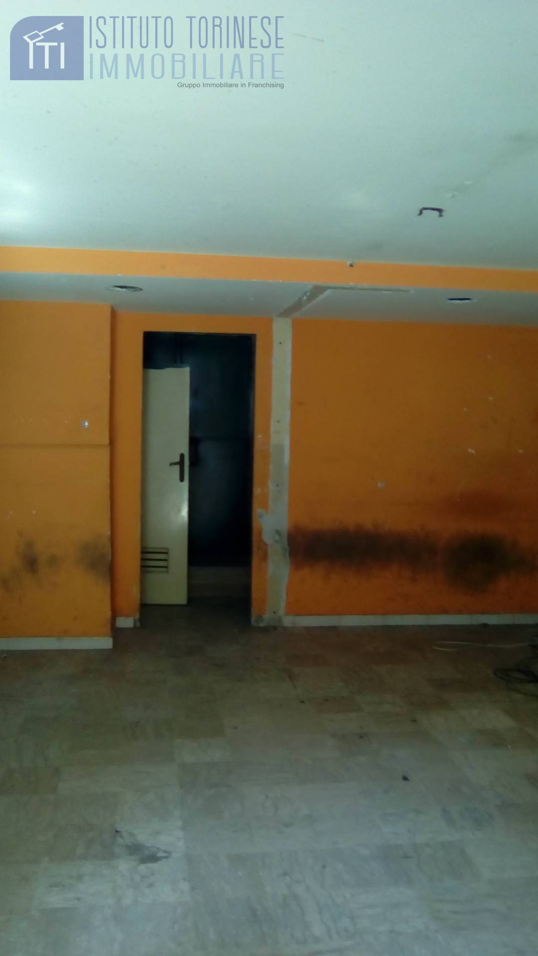 MAGAZZINO/CANTINA in vendita a Sant'Antimo