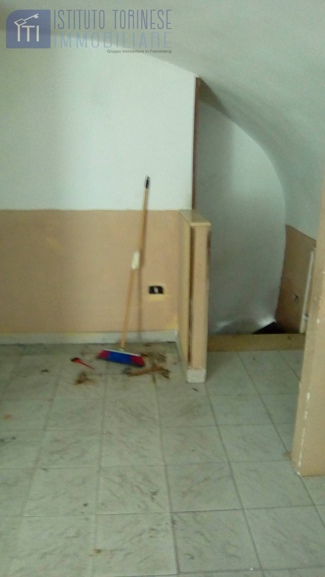 MAGAZZINO/CANTINA in vendita a Sant'Antimo