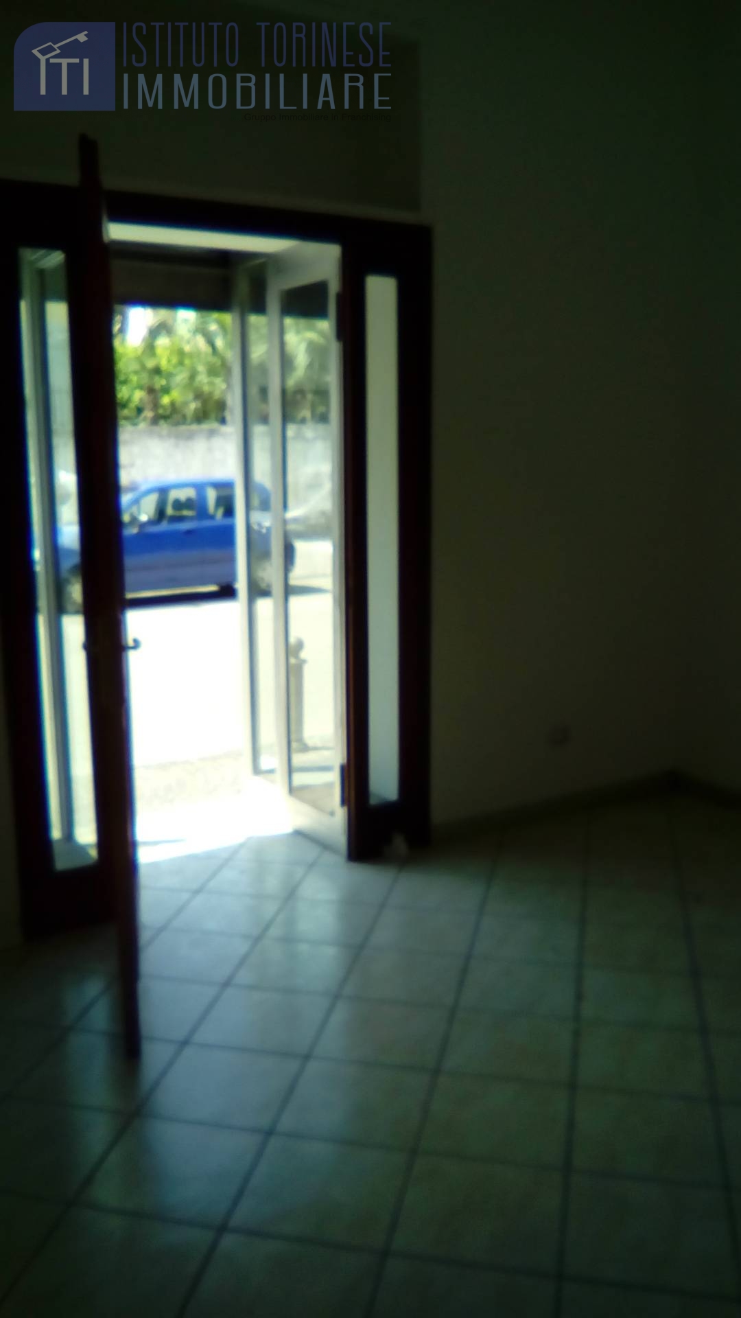 NEGOZIO in affitto a Sant'Antimo