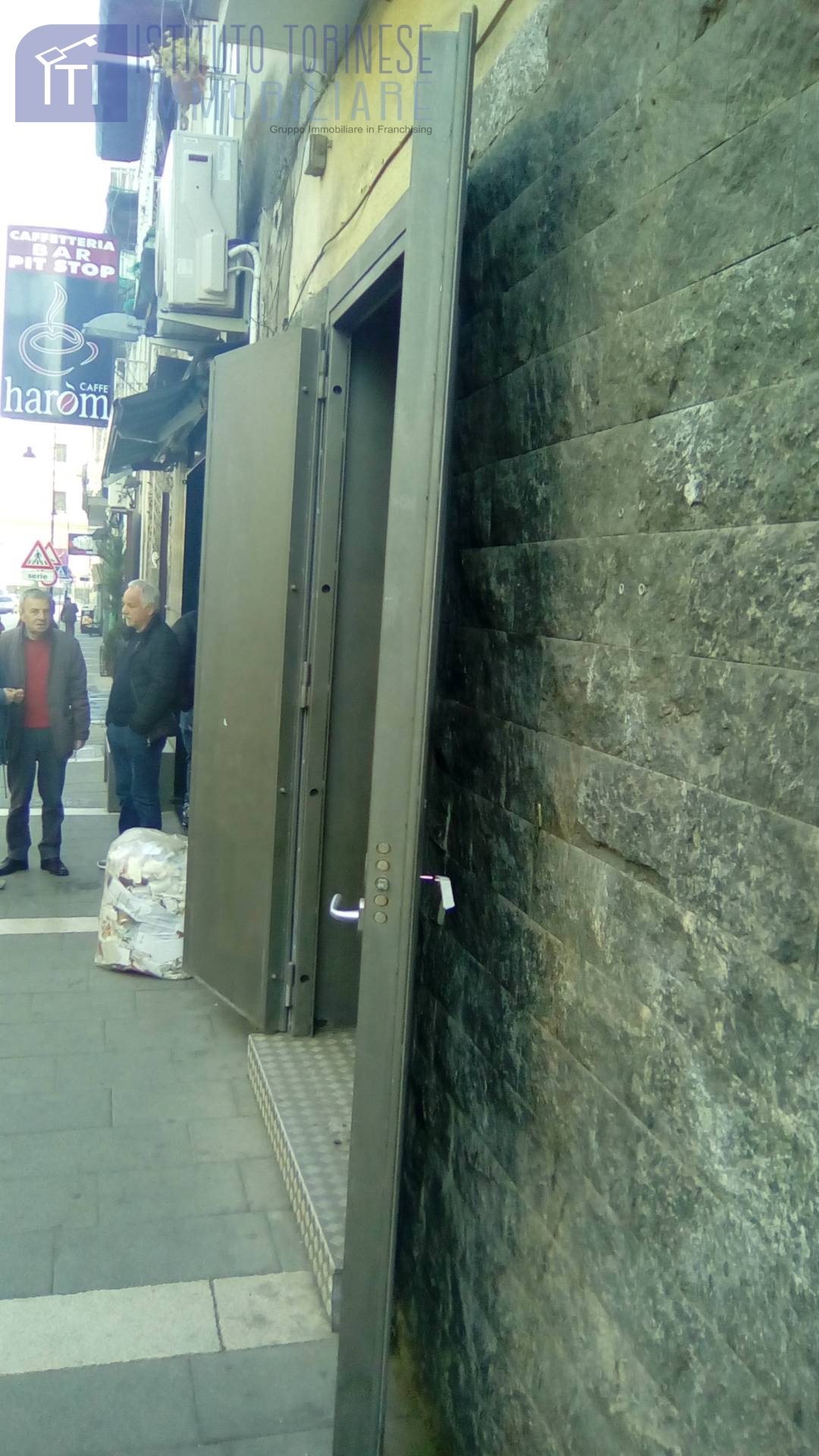 NEGOZIO in affitto a Sant'Antimo