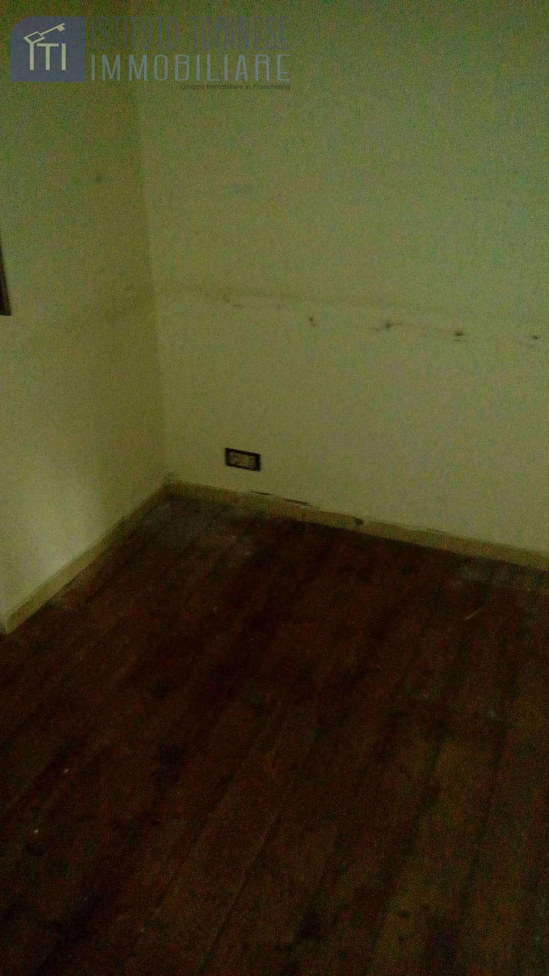 NEGOZIO in affitto a Sant'Antimo