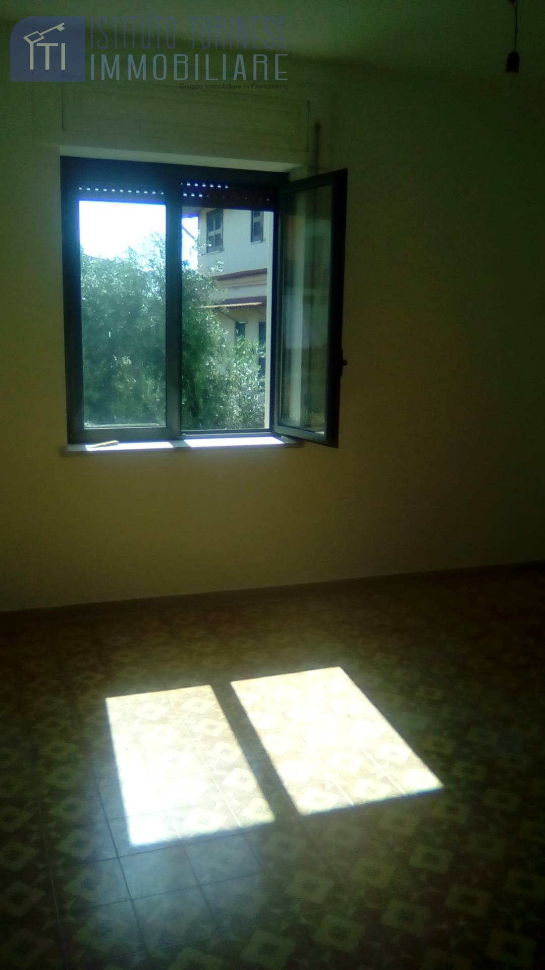 APPARTAMENTO + DI 4 LOCALI in affitto a Sant'Antimo