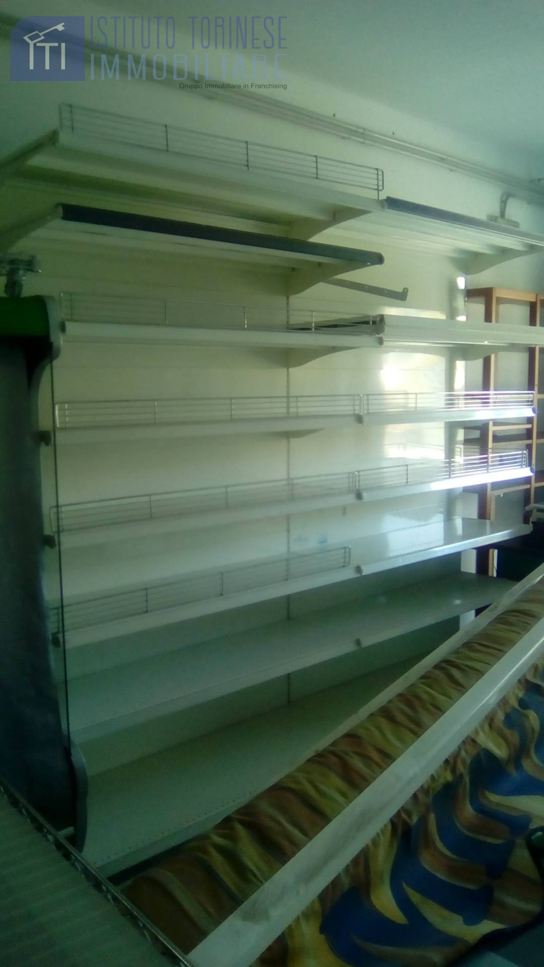 NEGOZIO in affitto a Sant'Antimo