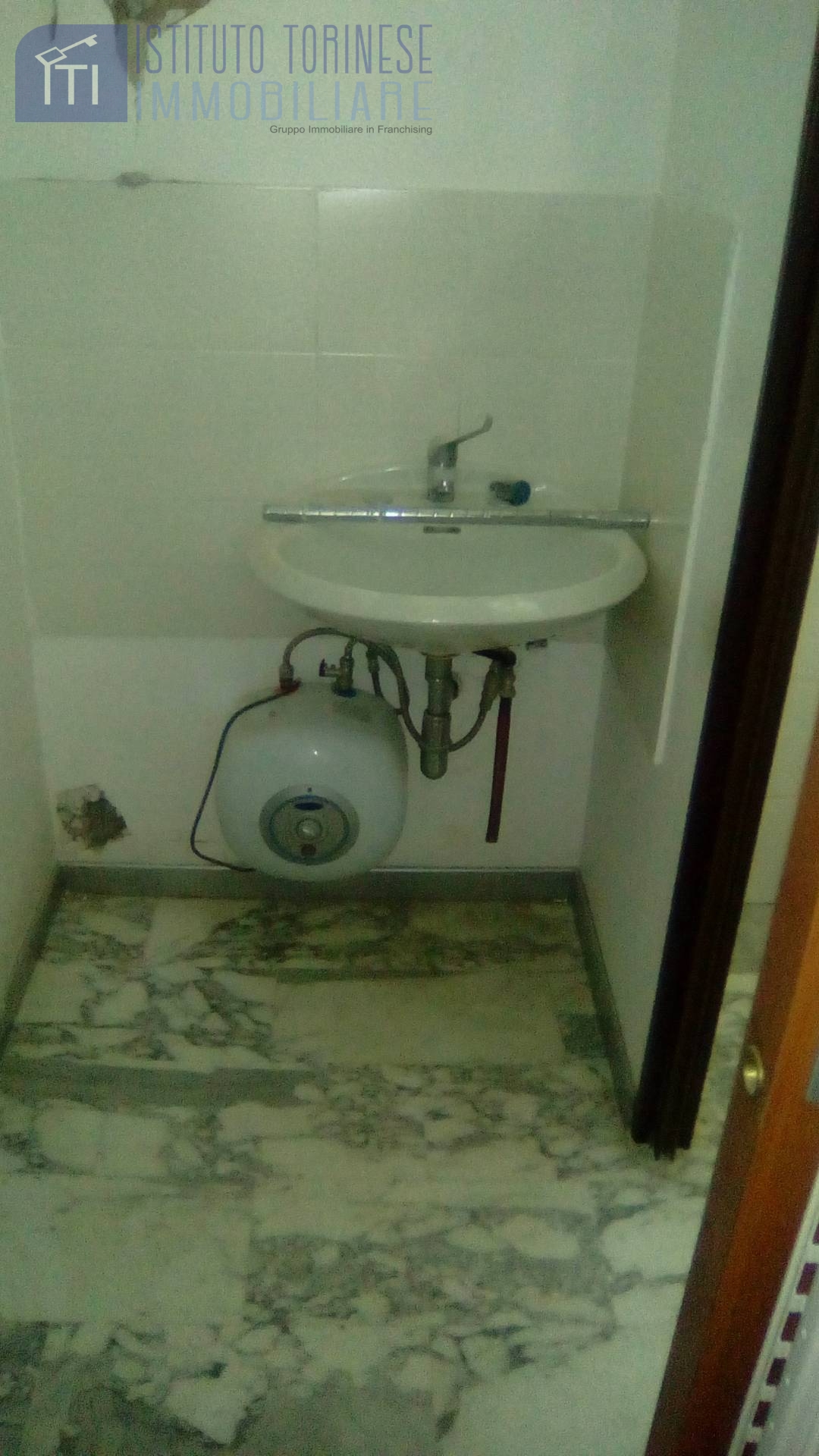 NEGOZIO in affitto a Sant'Antimo