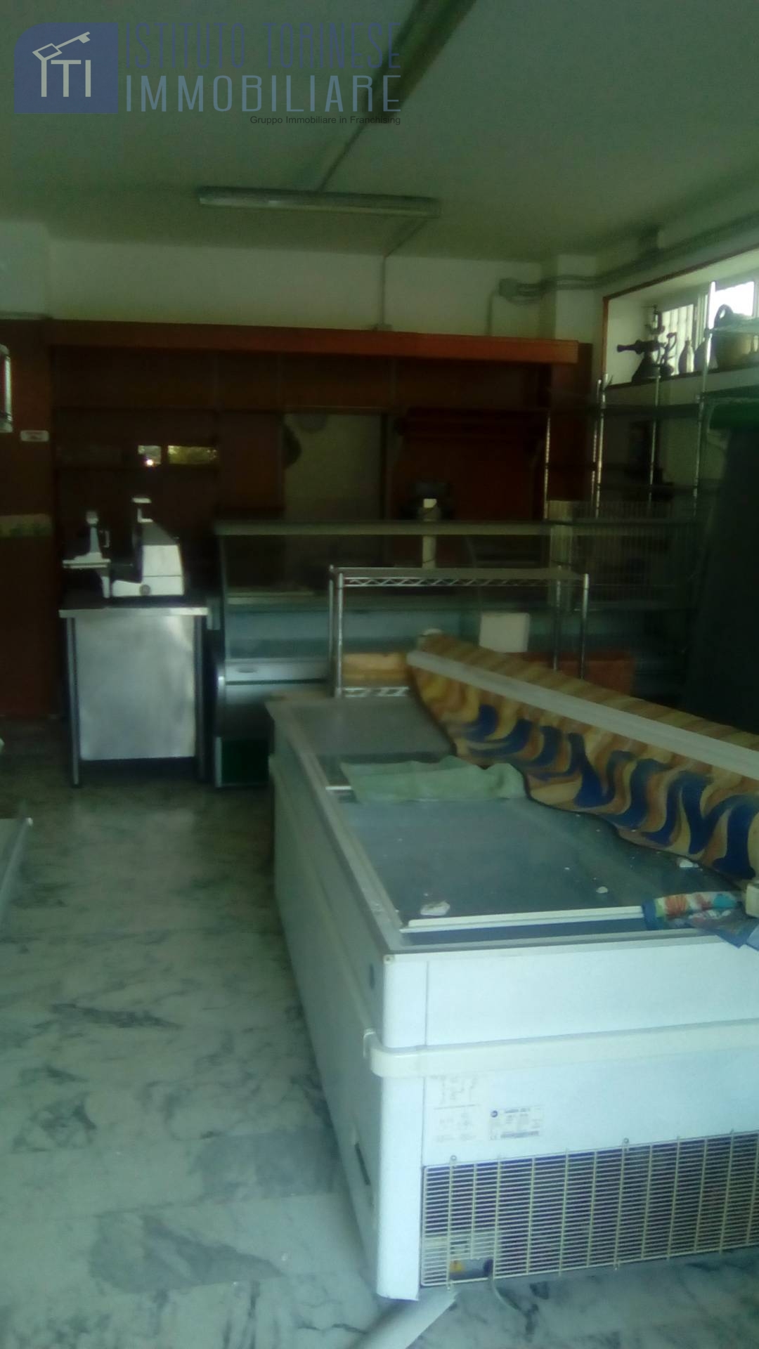 NEGOZIO in affitto a Sant'Antimo