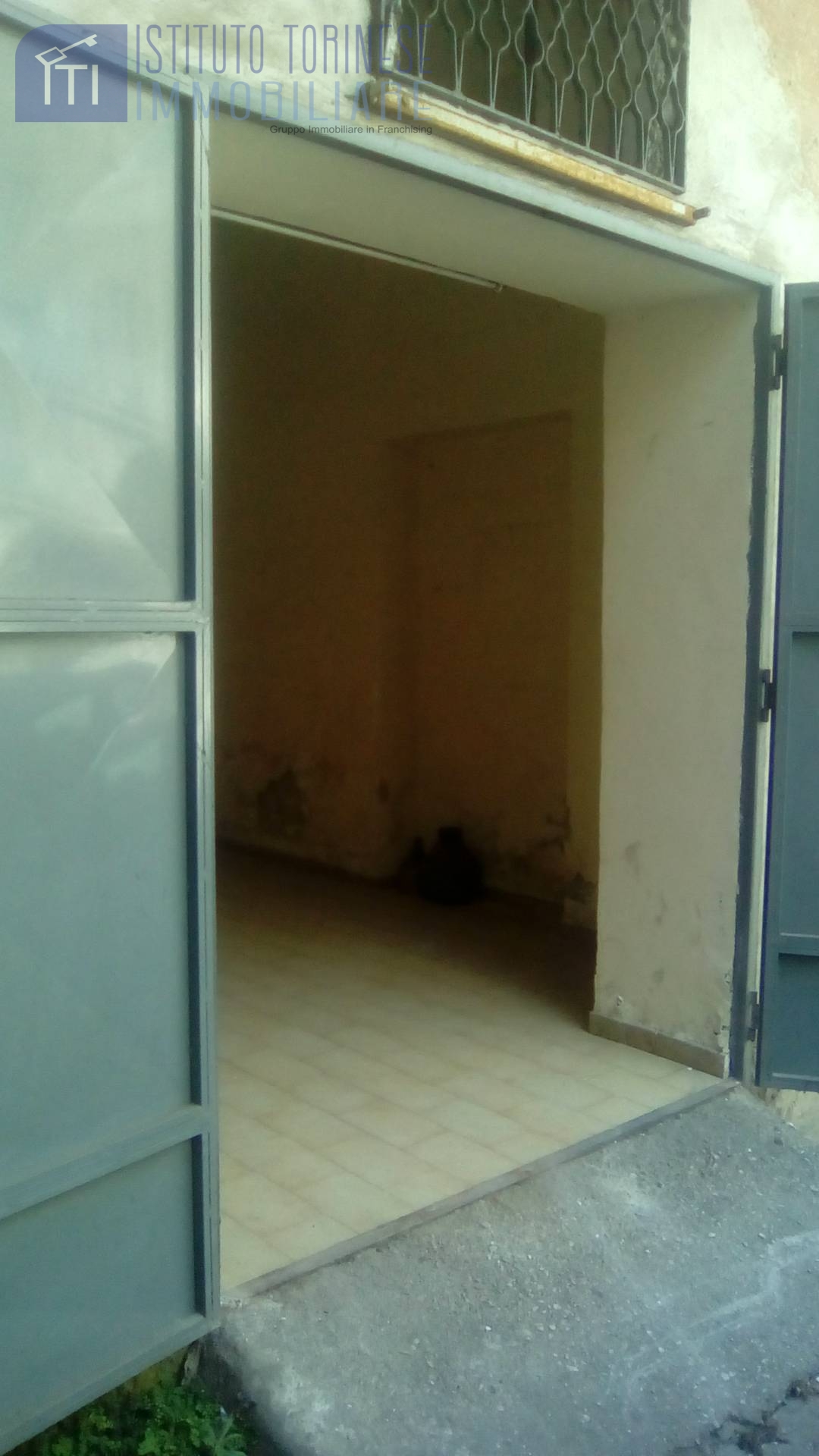 NEGOZIO in vendita a Sant'Antimo