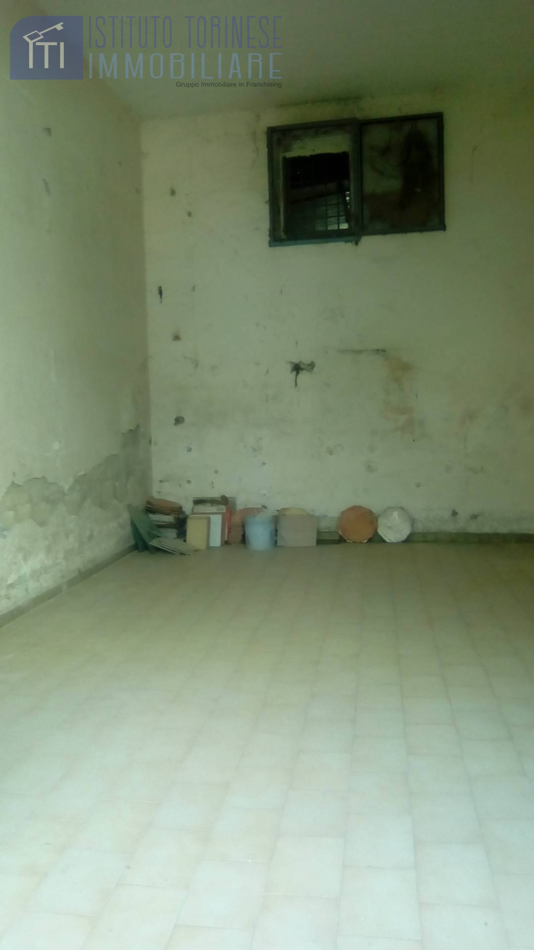 NEGOZIO in vendita a Sant'Antimo