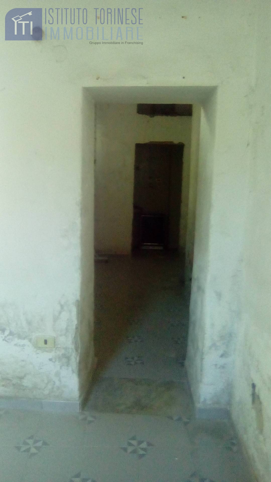 NEGOZIO in vendita a Sant'Antimo