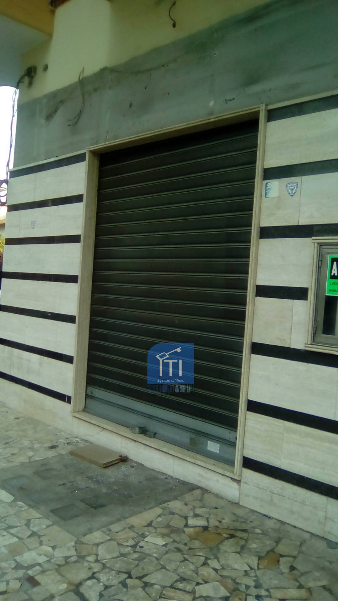 NEGOZIO in affitto a Sant'Antimo