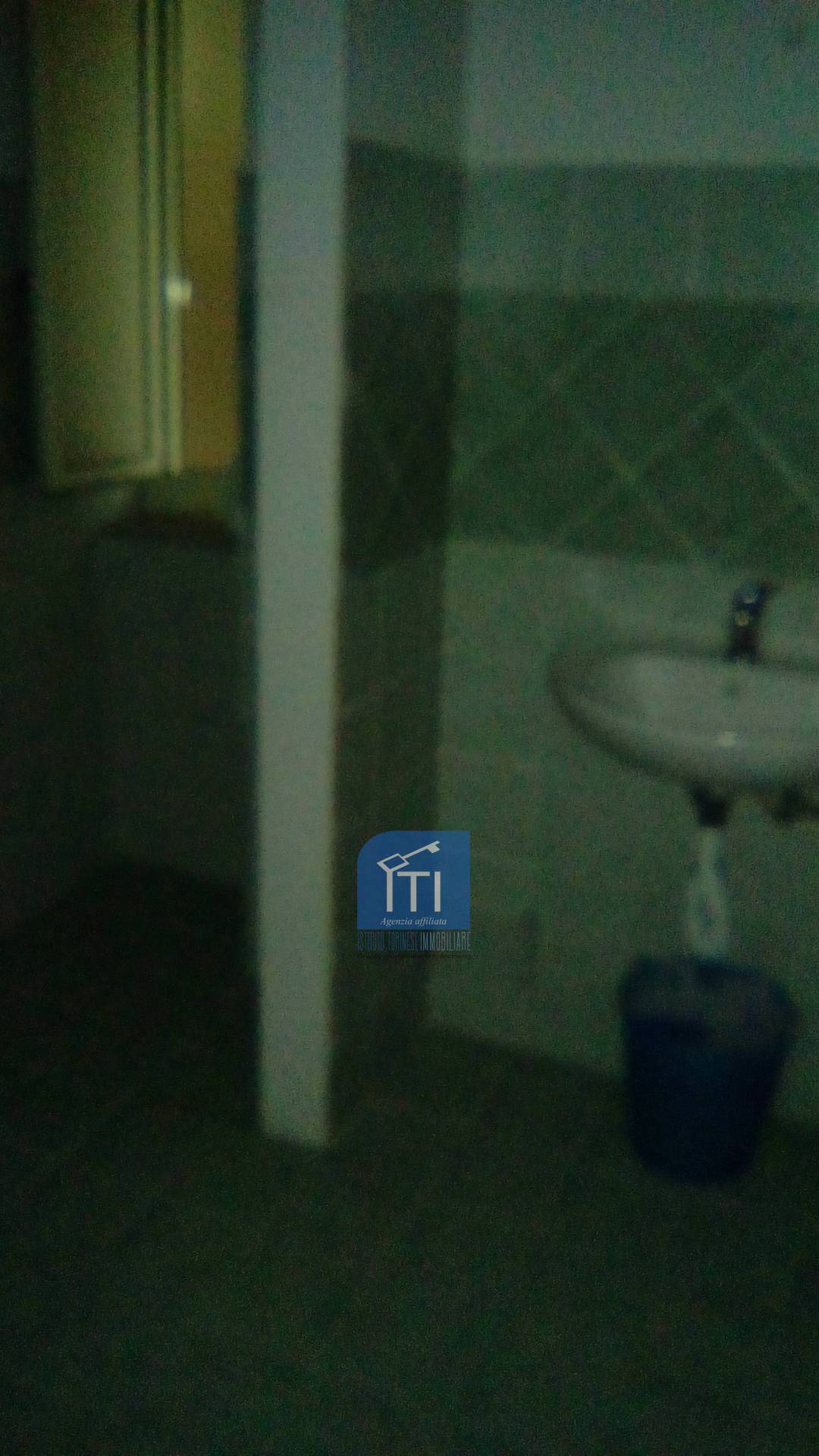 NEGOZIO in affitto a Sant'Antimo