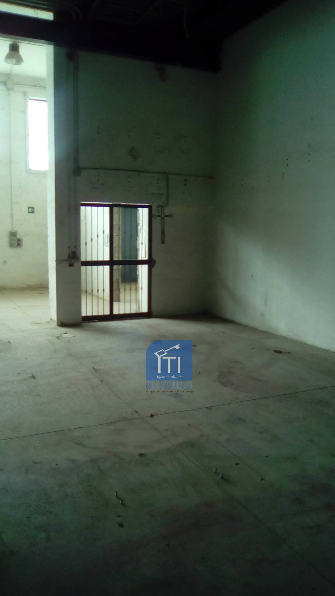 CAPANNONE INDUSTRIALE in vendita a Sant'Antimo