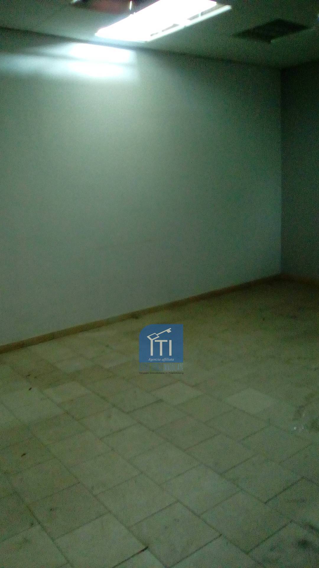 CAPANNONE INDUSTRIALE in vendita a Sant'Antimo