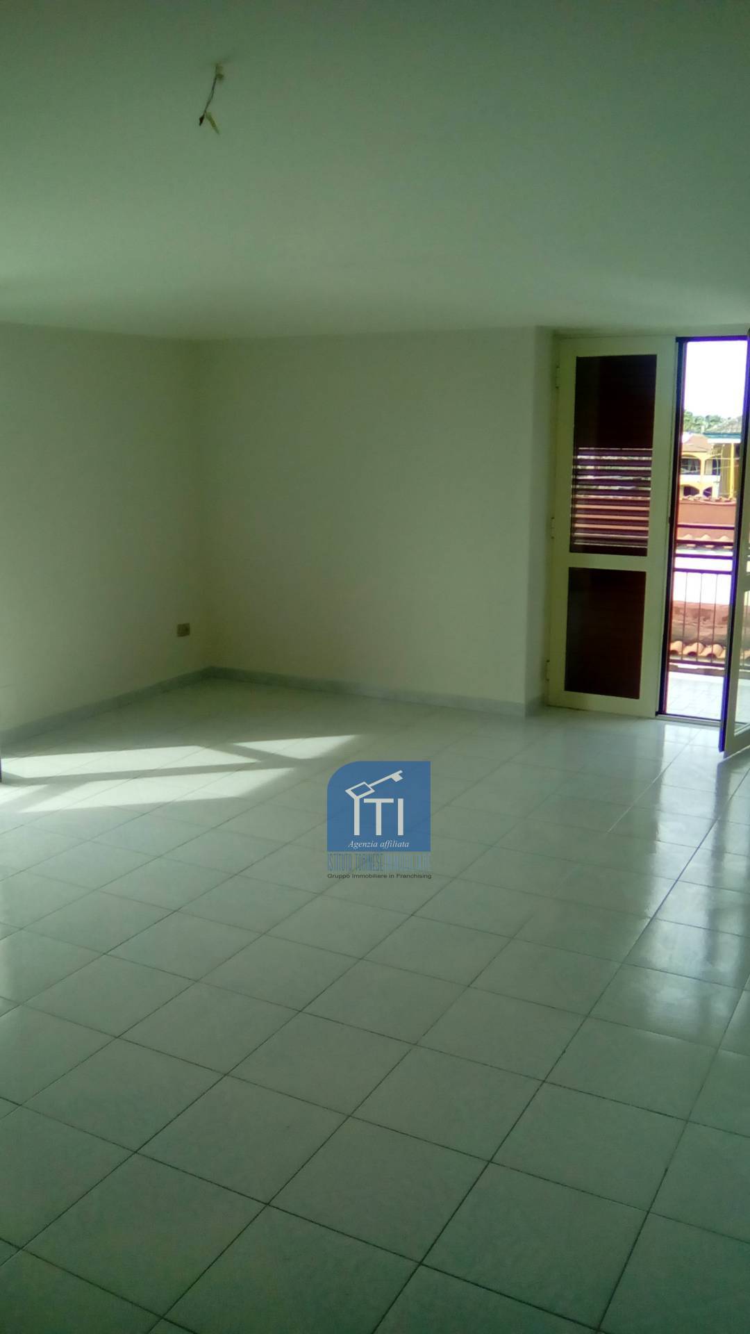 QUADRILOCALE in affitto a Cesa