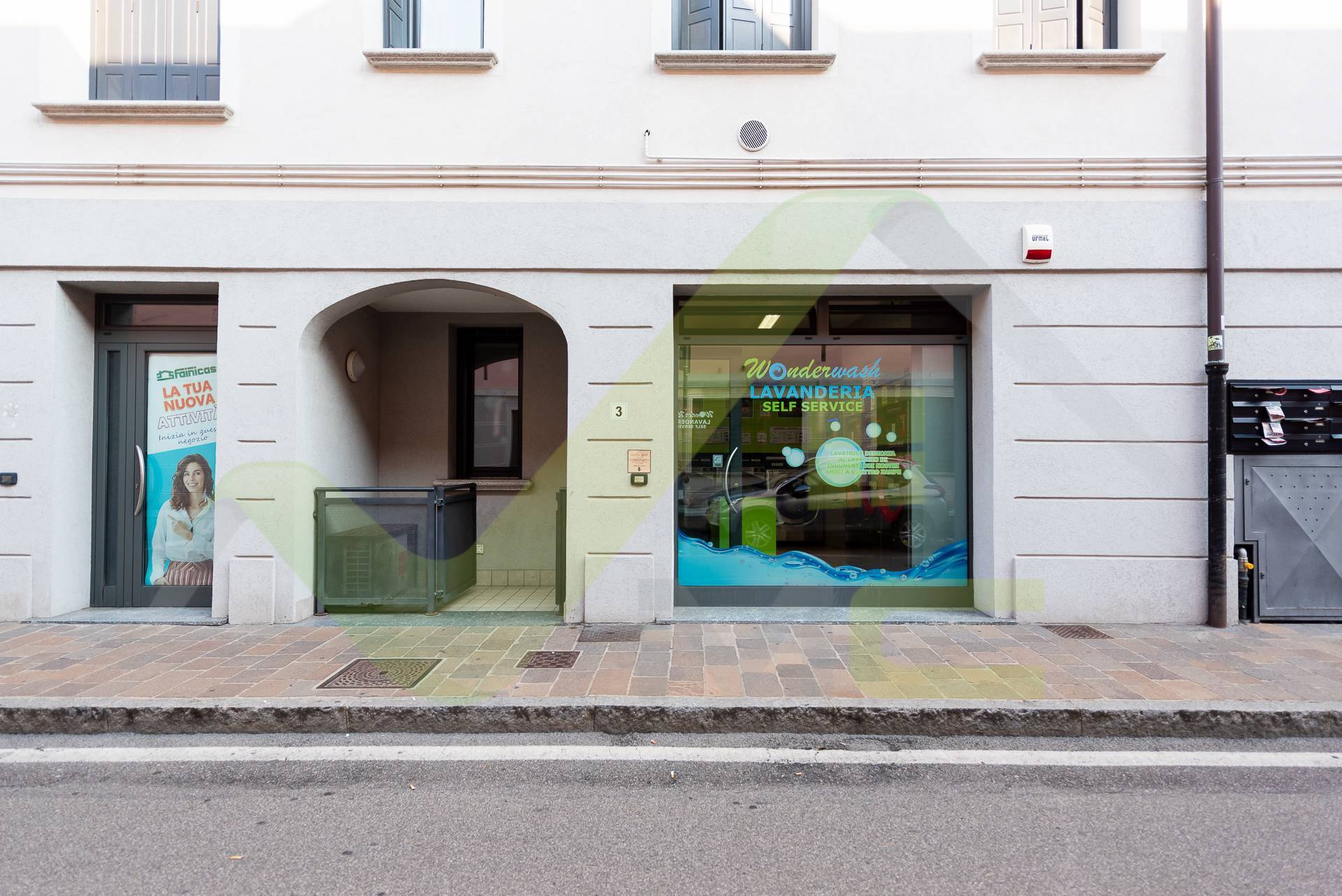 Negozio in vendita a Vignate