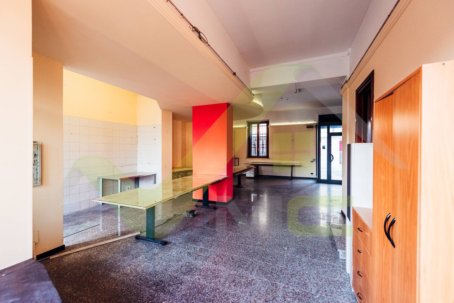 Negozio in vendita a Melzo