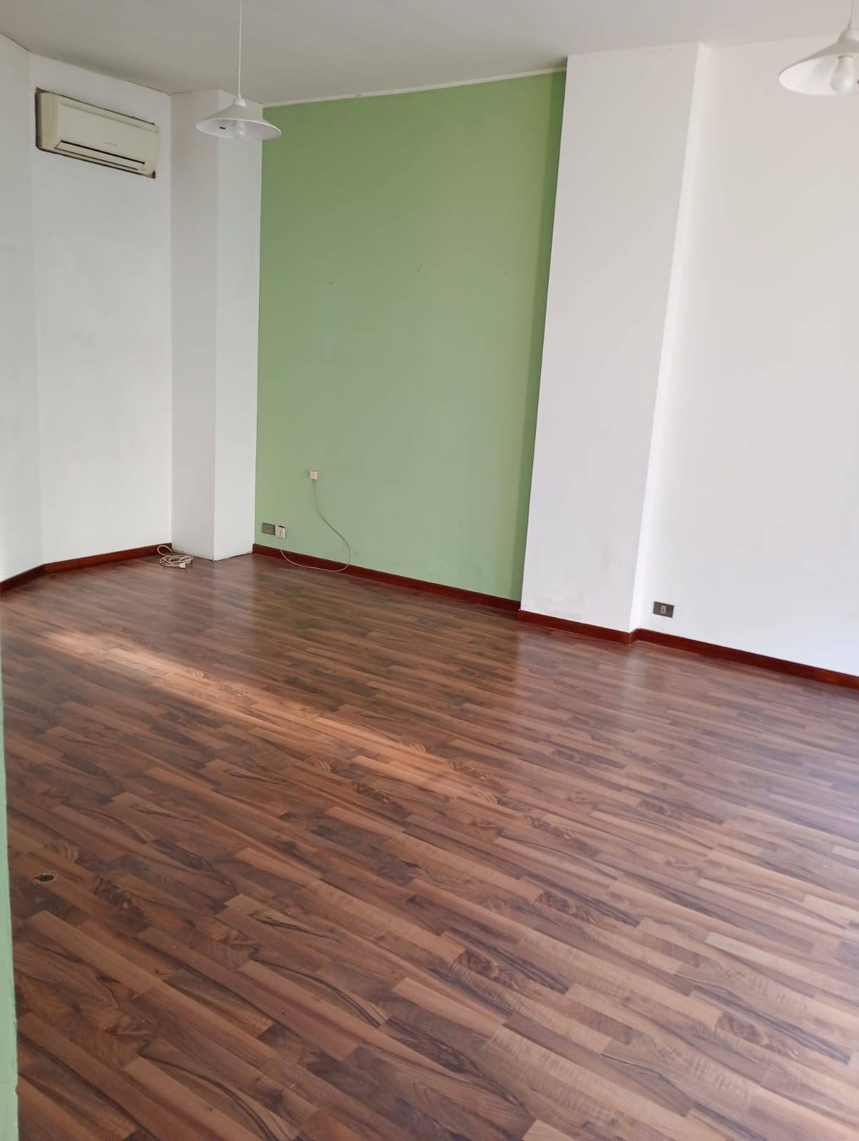 Negozio in affitto a Melzo