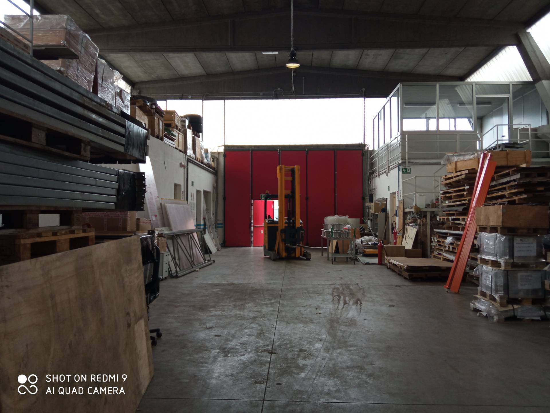 Capannone in affitto a Rodano