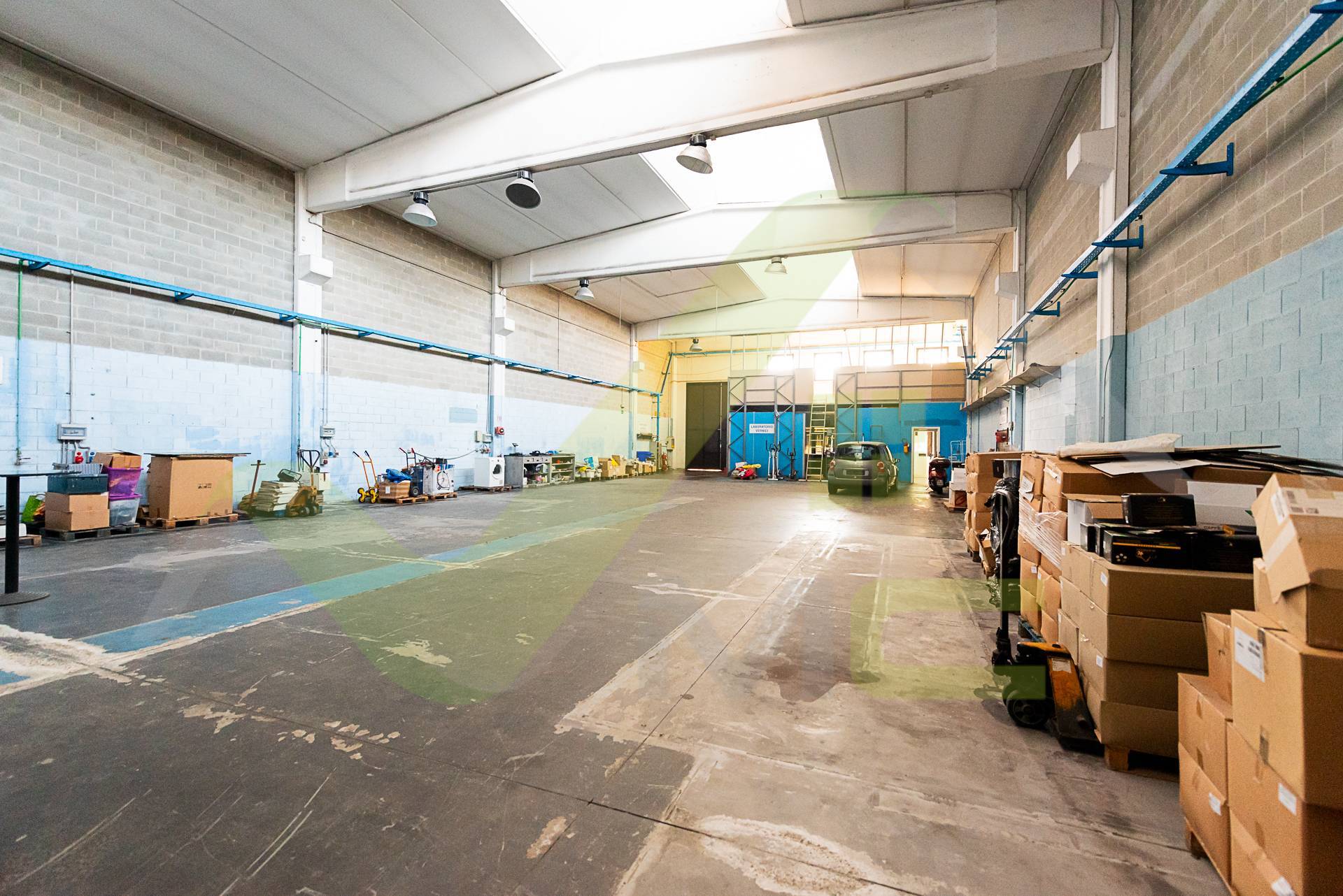 Capannone in vendita a Tribiano