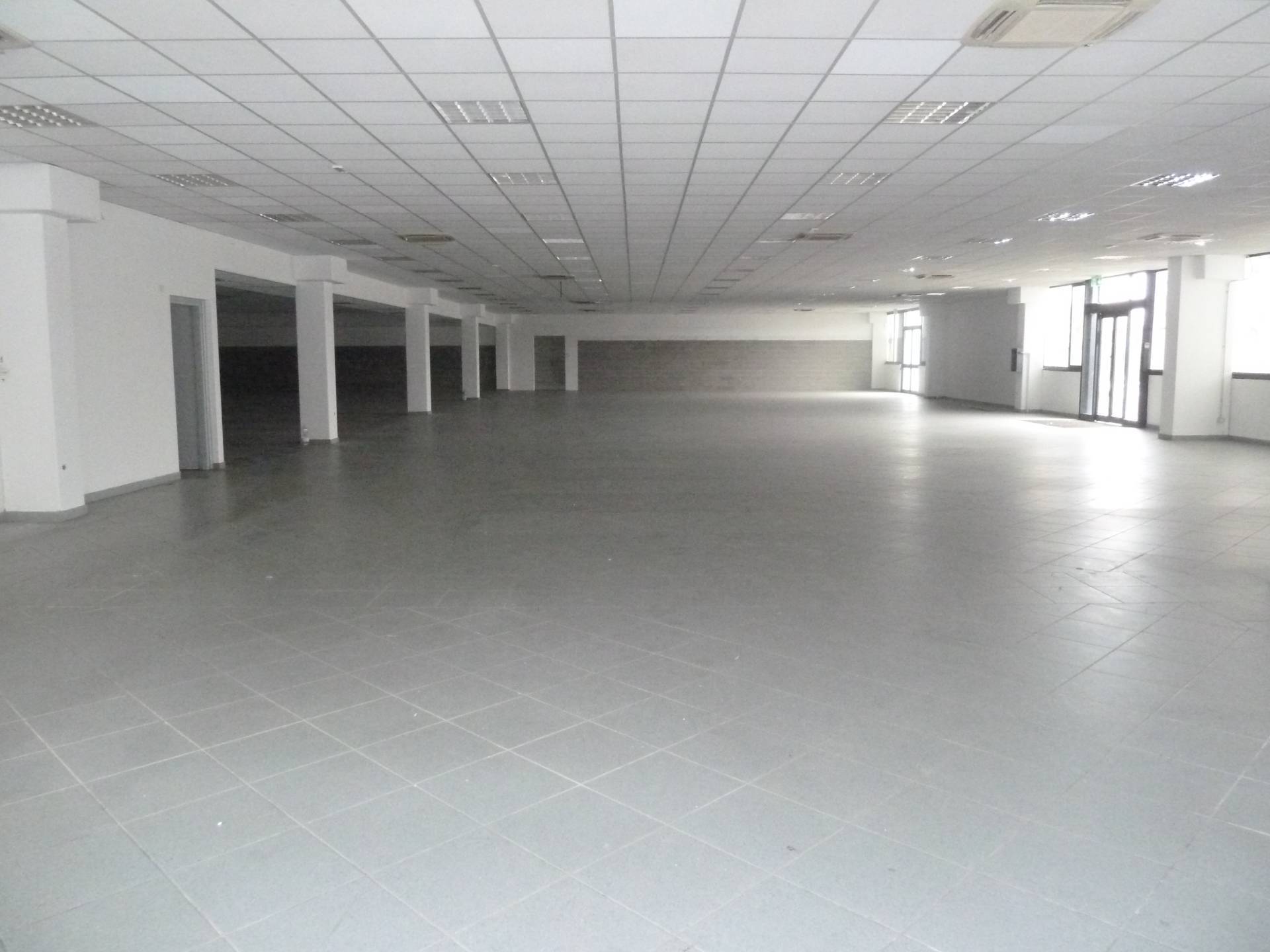 Negozio in vendita a Liscate