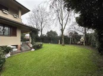 Villetta a schiera in vendita a Agrate Brianza