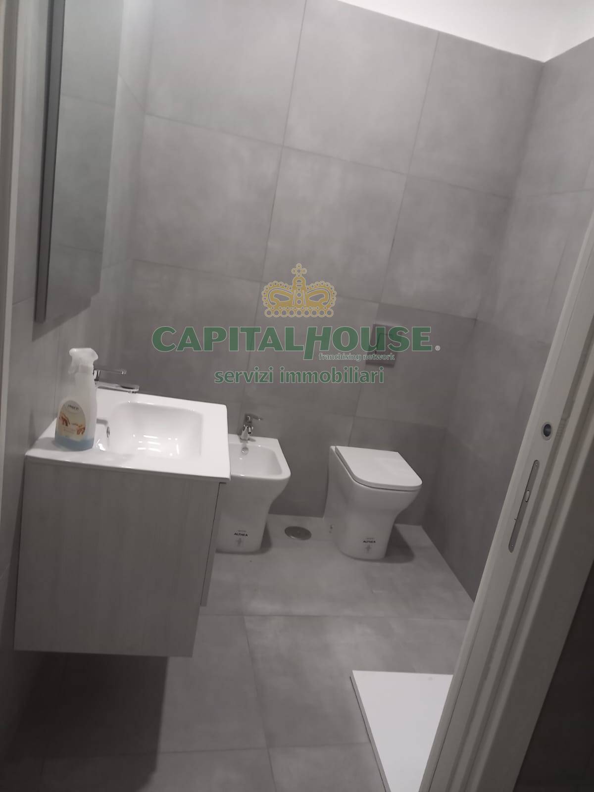 Ufficio in affitto a Castel Morrone, Castel Morrone