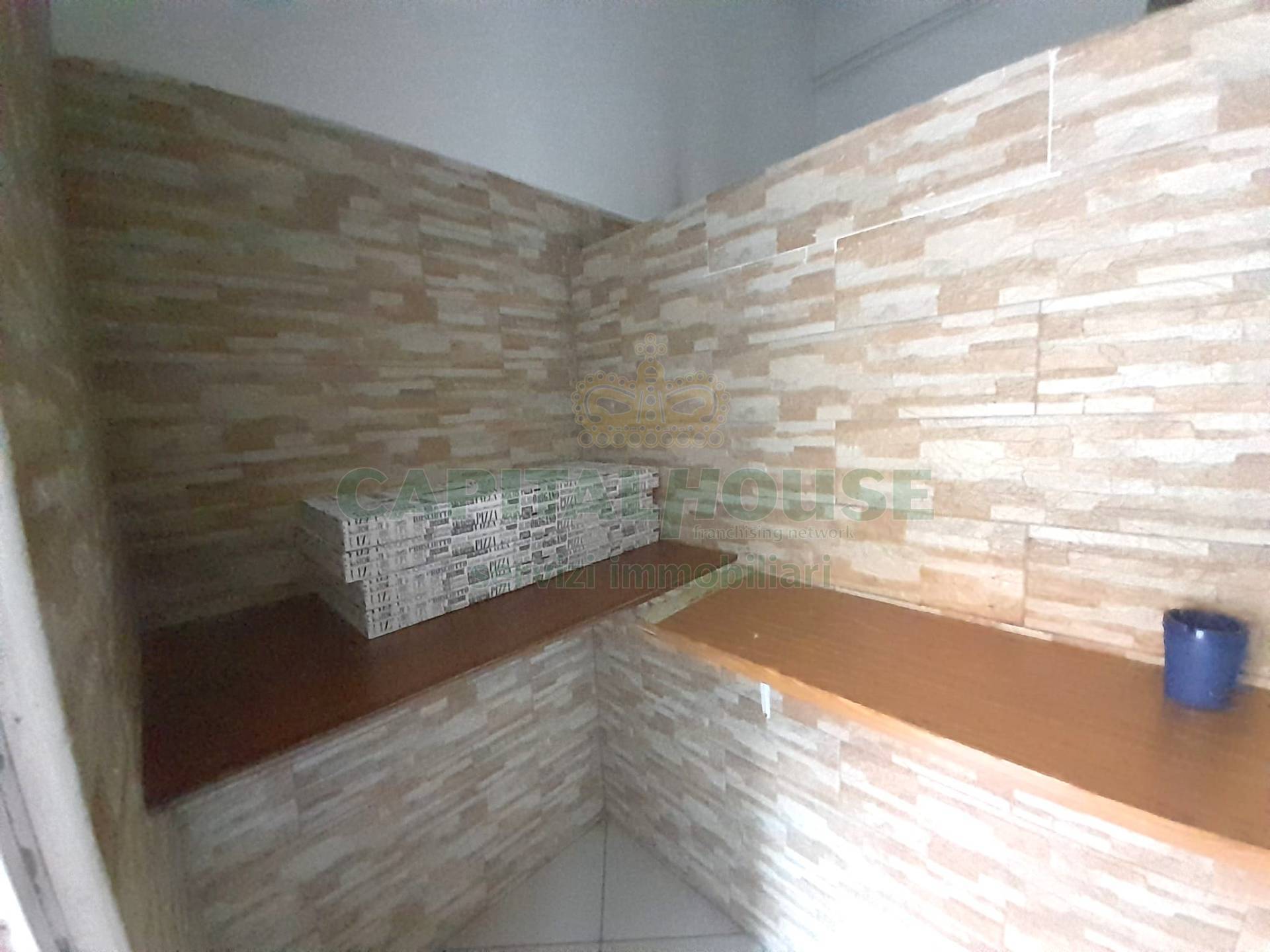 Commerciale in affitto a Caserta, Ospedale