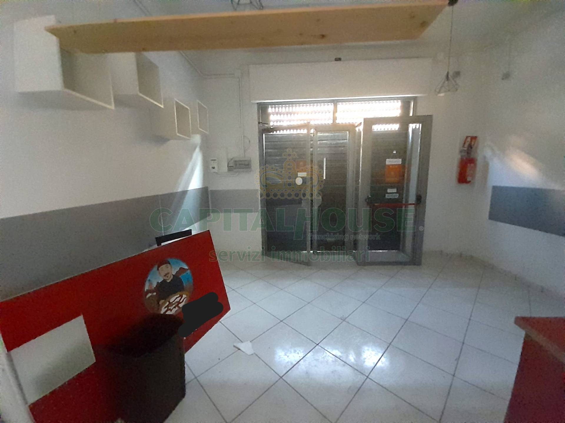 Commerciale in affitto a Caserta, Ospedale