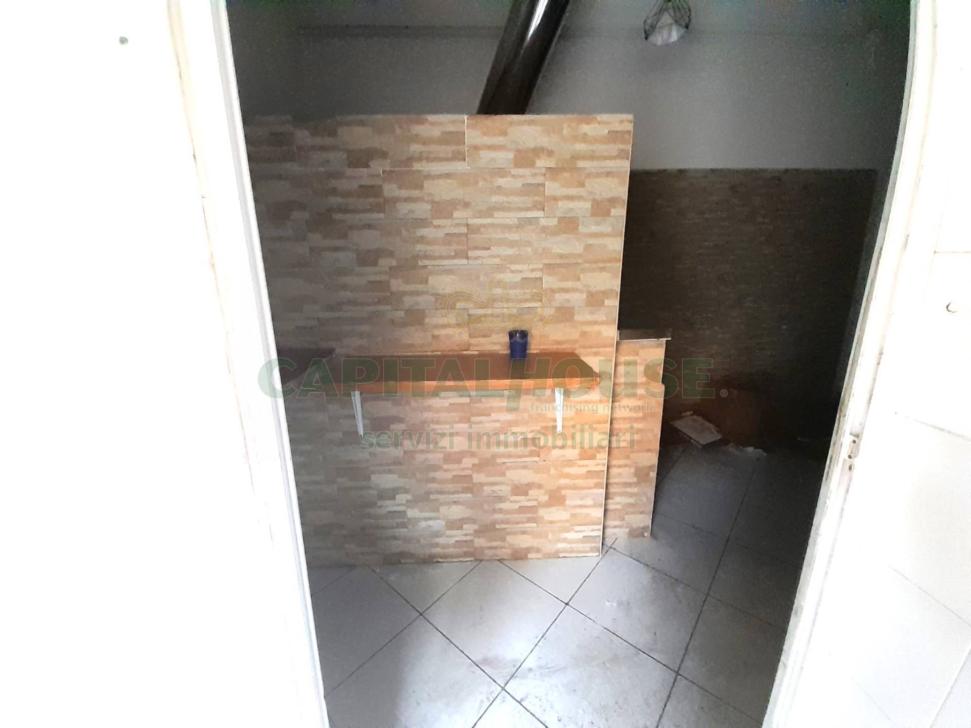 Commerciale in affitto a Caserta, Ospedale