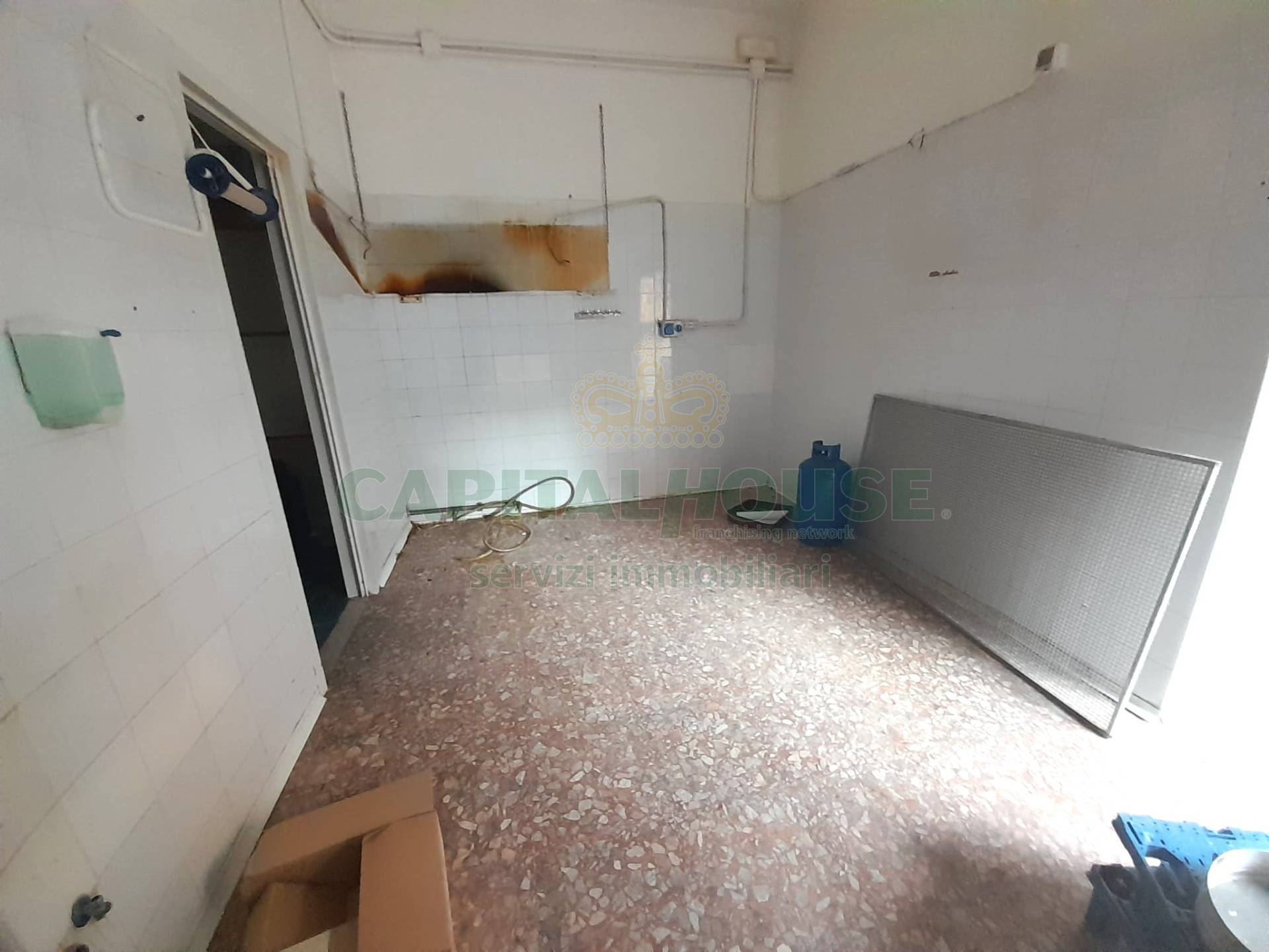 Commerciale in affitto a Caserta, Ospedale