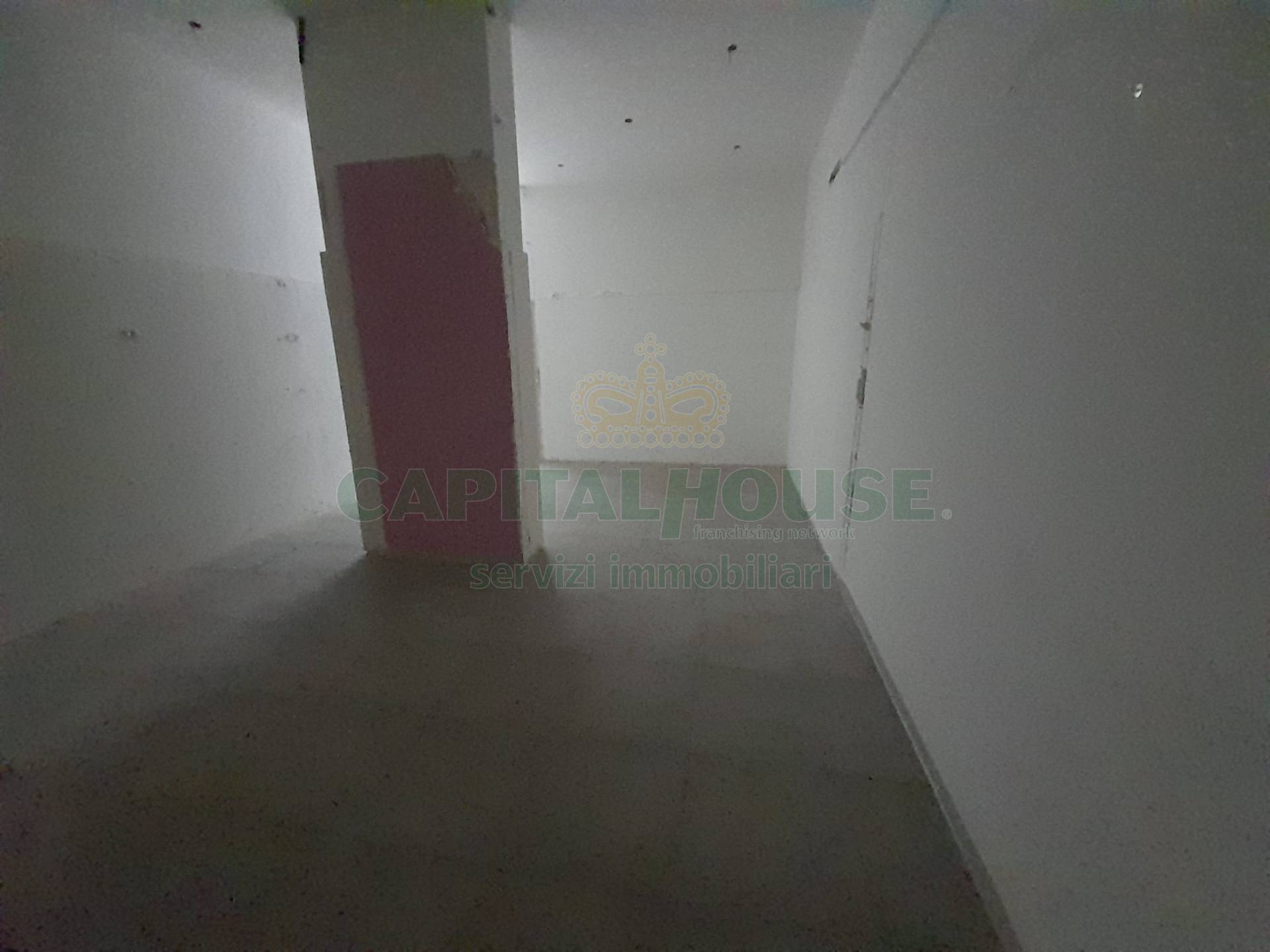 Commerciale in affitto a Caserta, Caserta 2 (Cerasola)