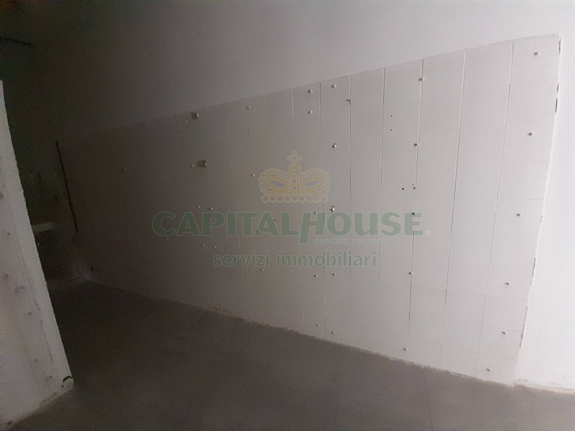 Commerciale in affitto a Caserta, Caserta 2 (Cerasola)