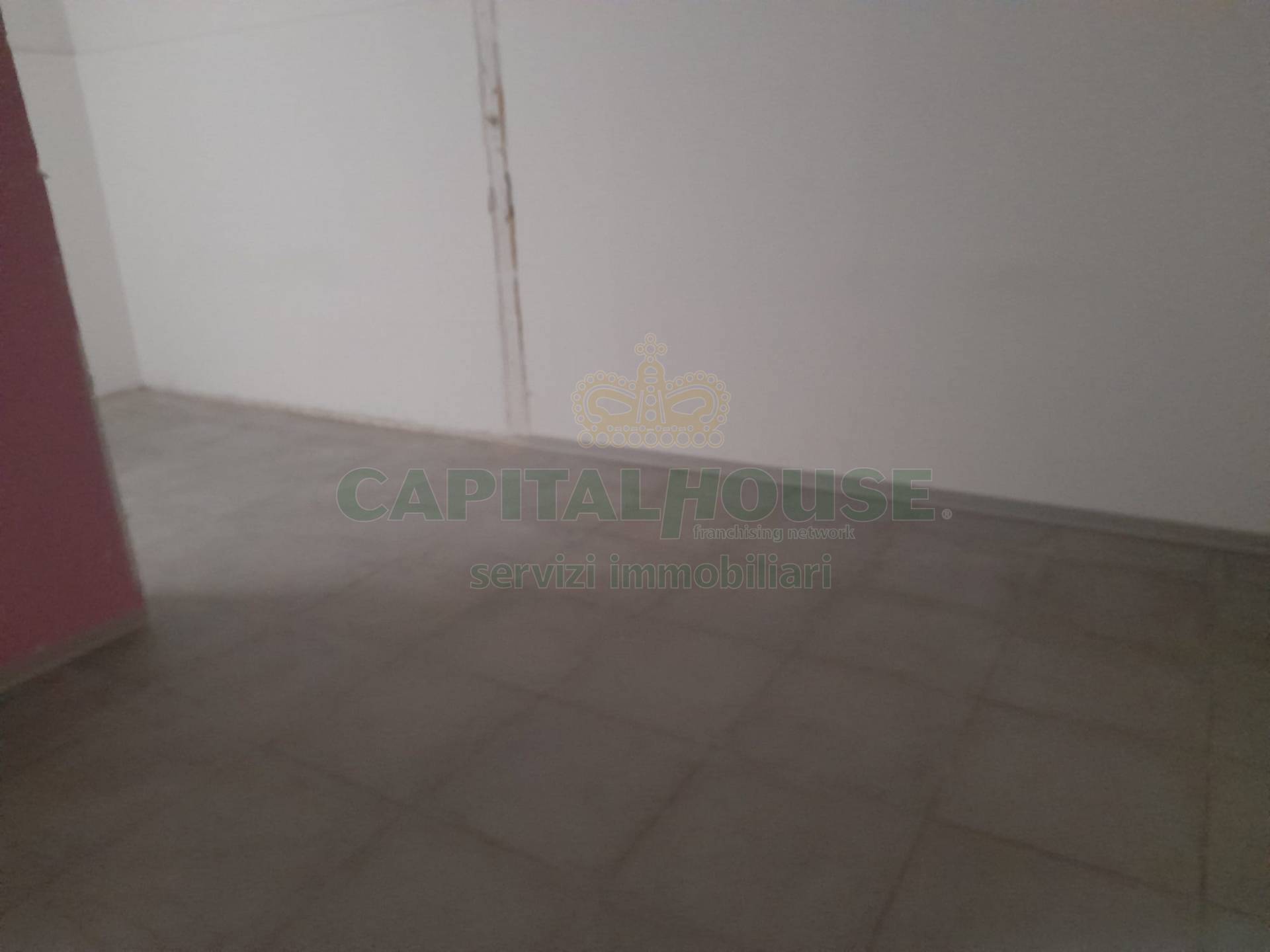 Commerciale in affitto a Caserta, Caserta 2 (Cerasola)