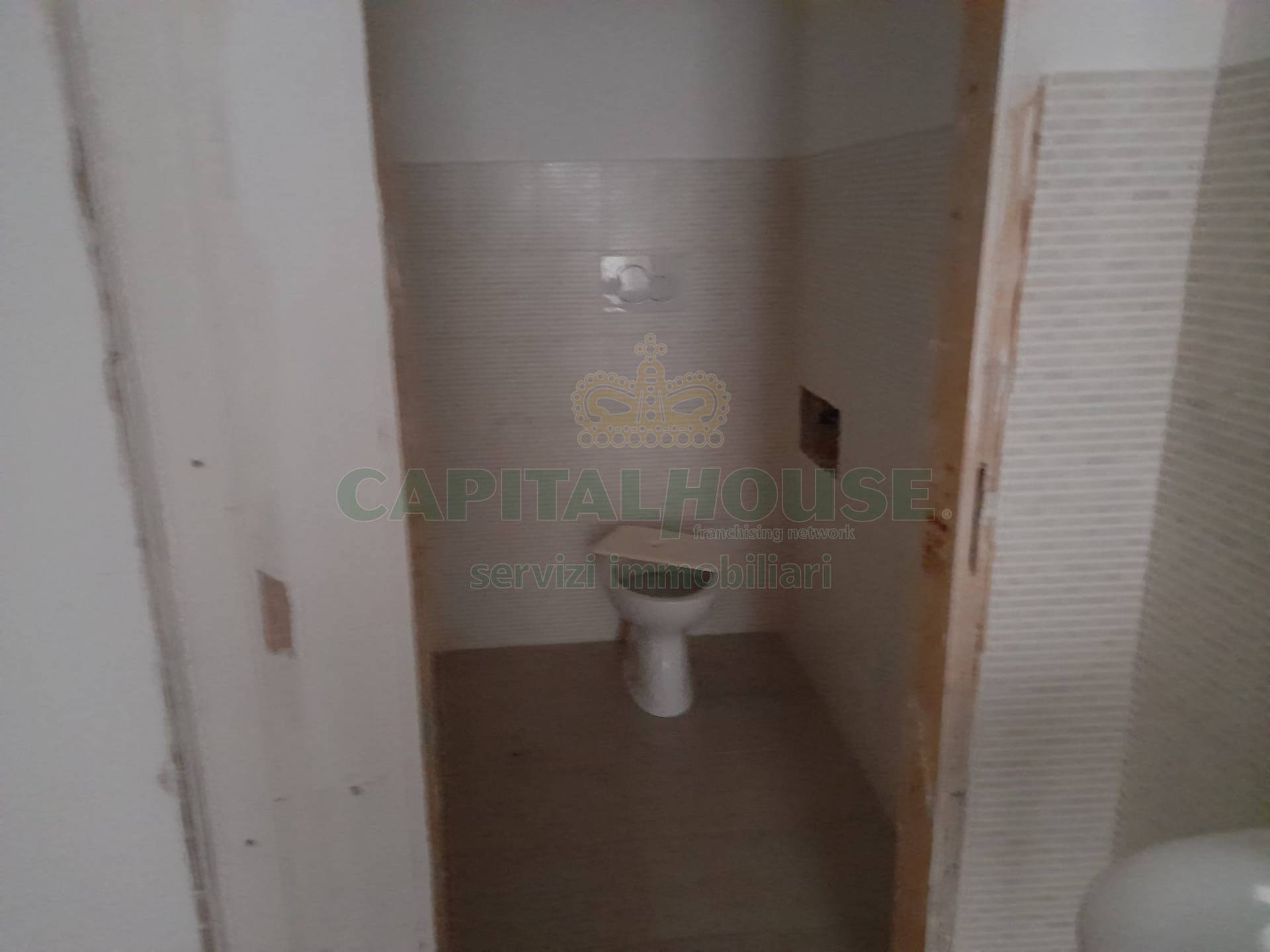 Commerciale in affitto a Caserta, Caserta 2 (Cerasola)