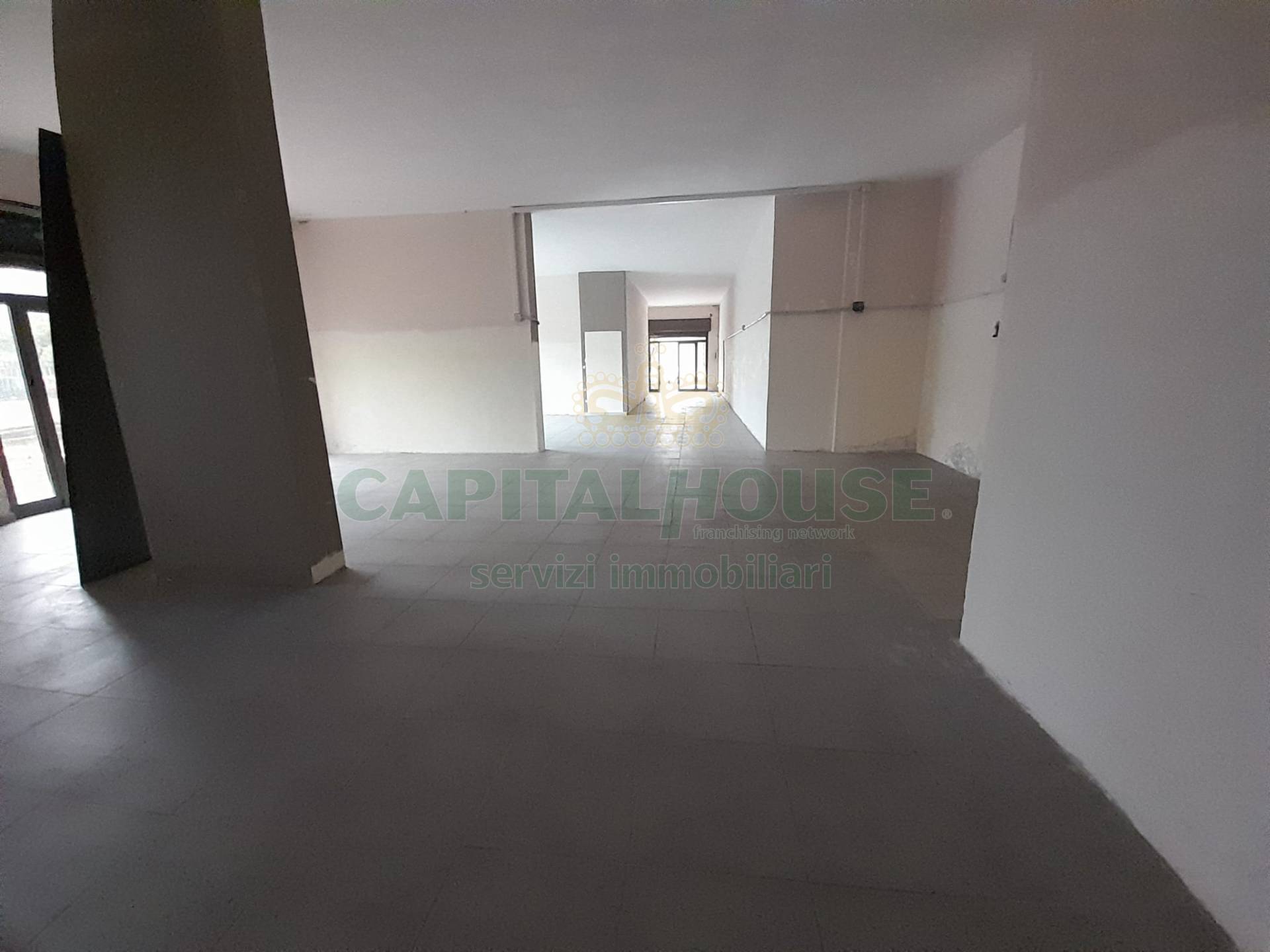 Commerciale in affitto a Caserta, Caserta 2 (Cerasola)