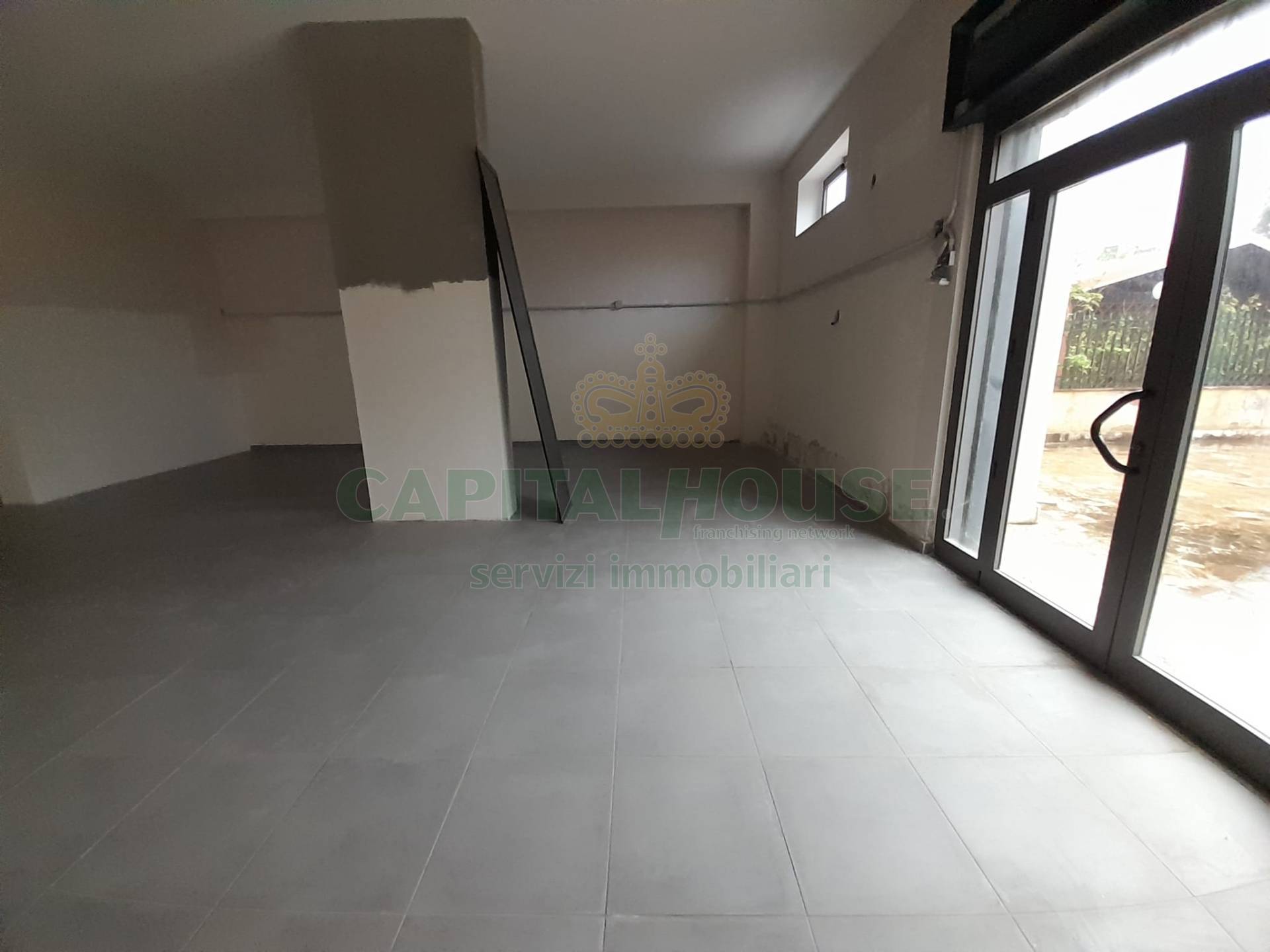 Commerciale in affitto a Caserta, Caserta 2 (Cerasola)