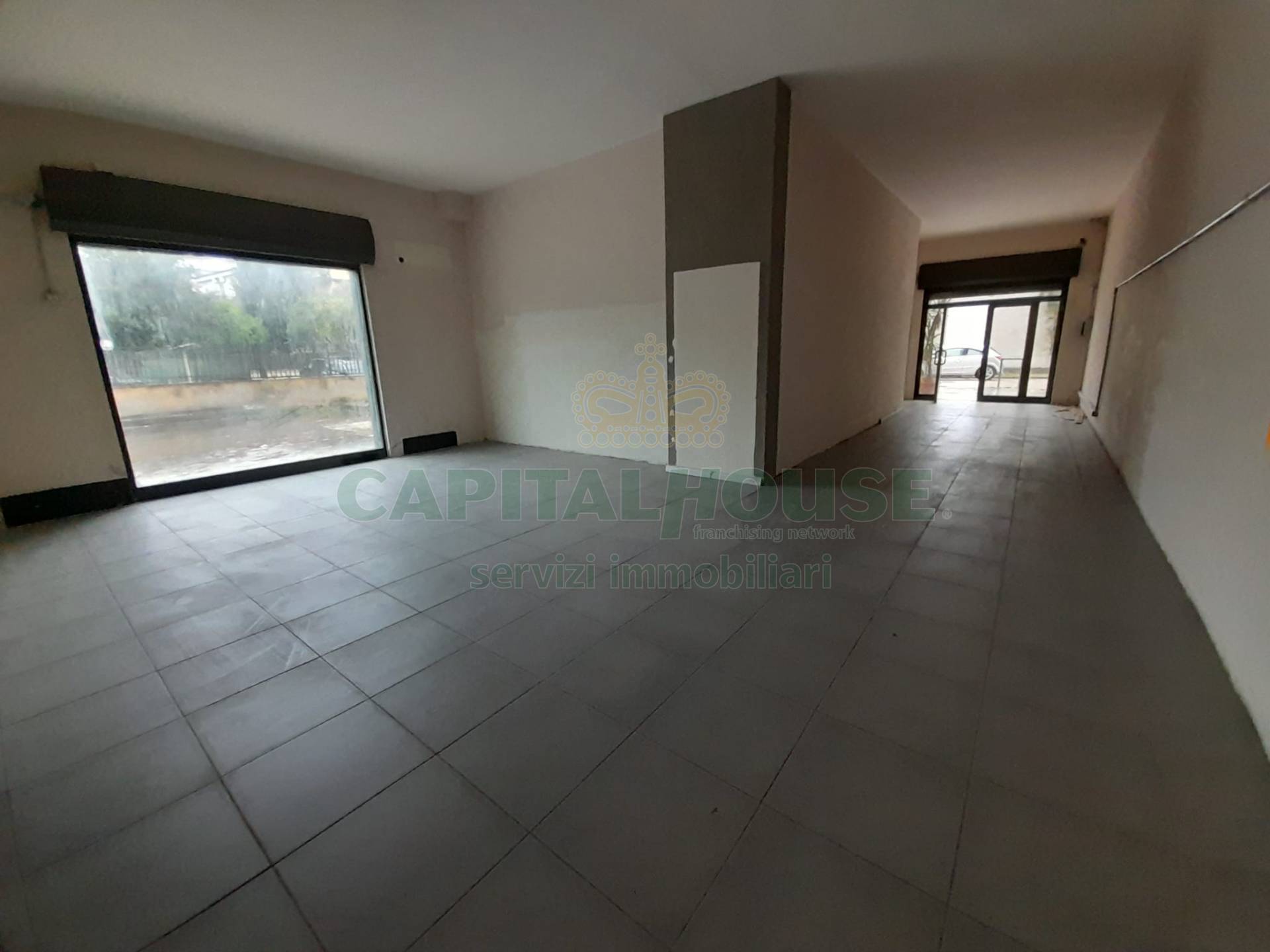 Commerciale in affitto a Caserta, Caserta 2 (Cerasola)