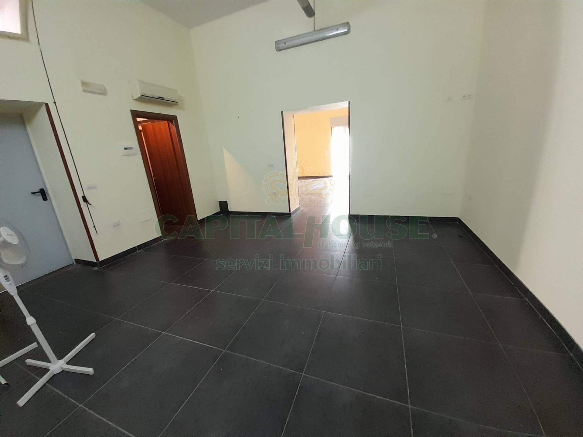 Commerciale in affitto a Casagiove