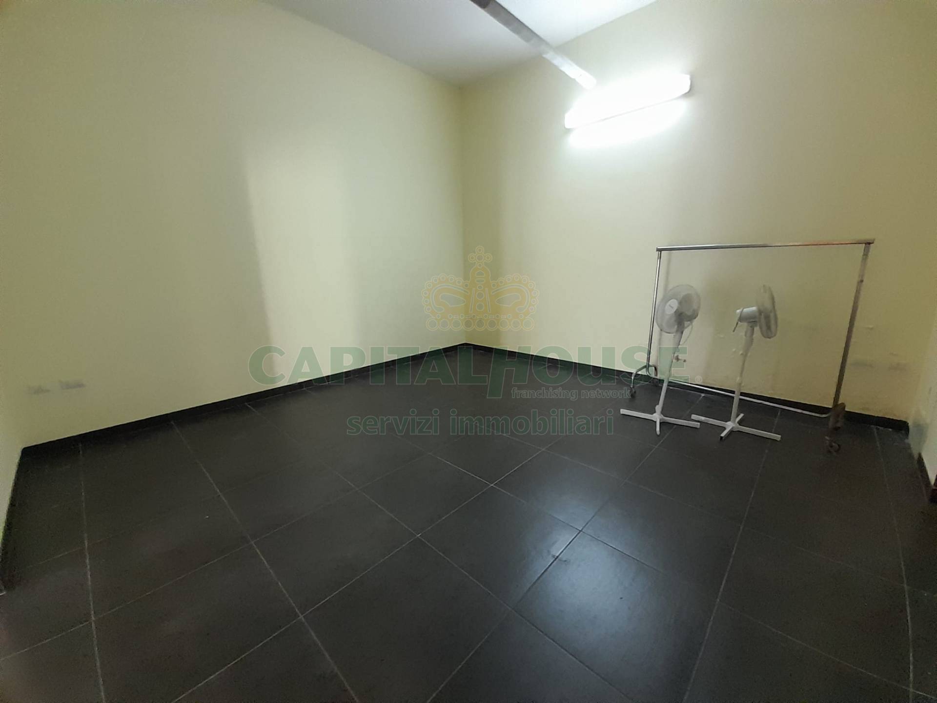 Commerciale in affitto a Casagiove