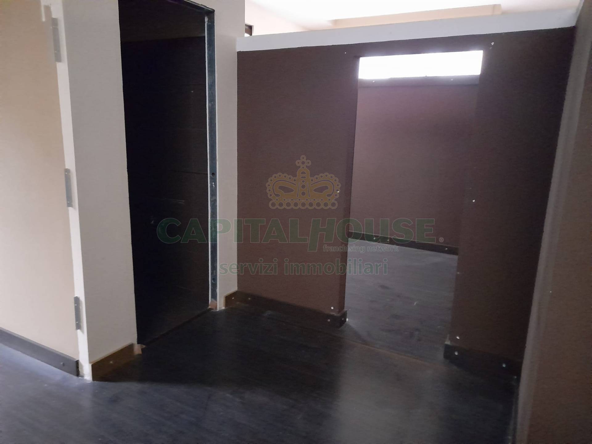 Commerciale in affitto a Caserta, Caserta 2 (Cerasola)