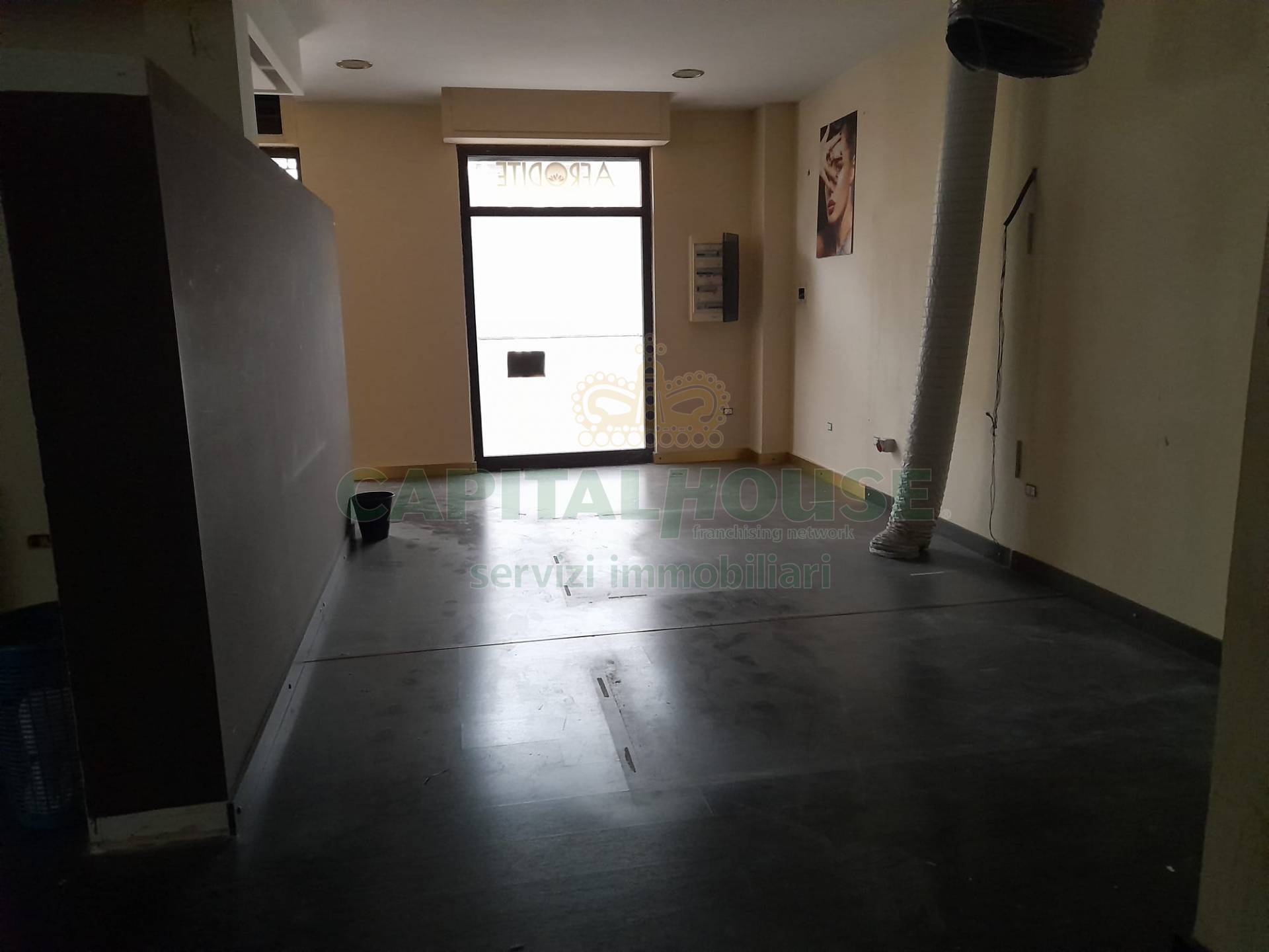 Commerciale in affitto a Caserta, Caserta 2 (Cerasola)