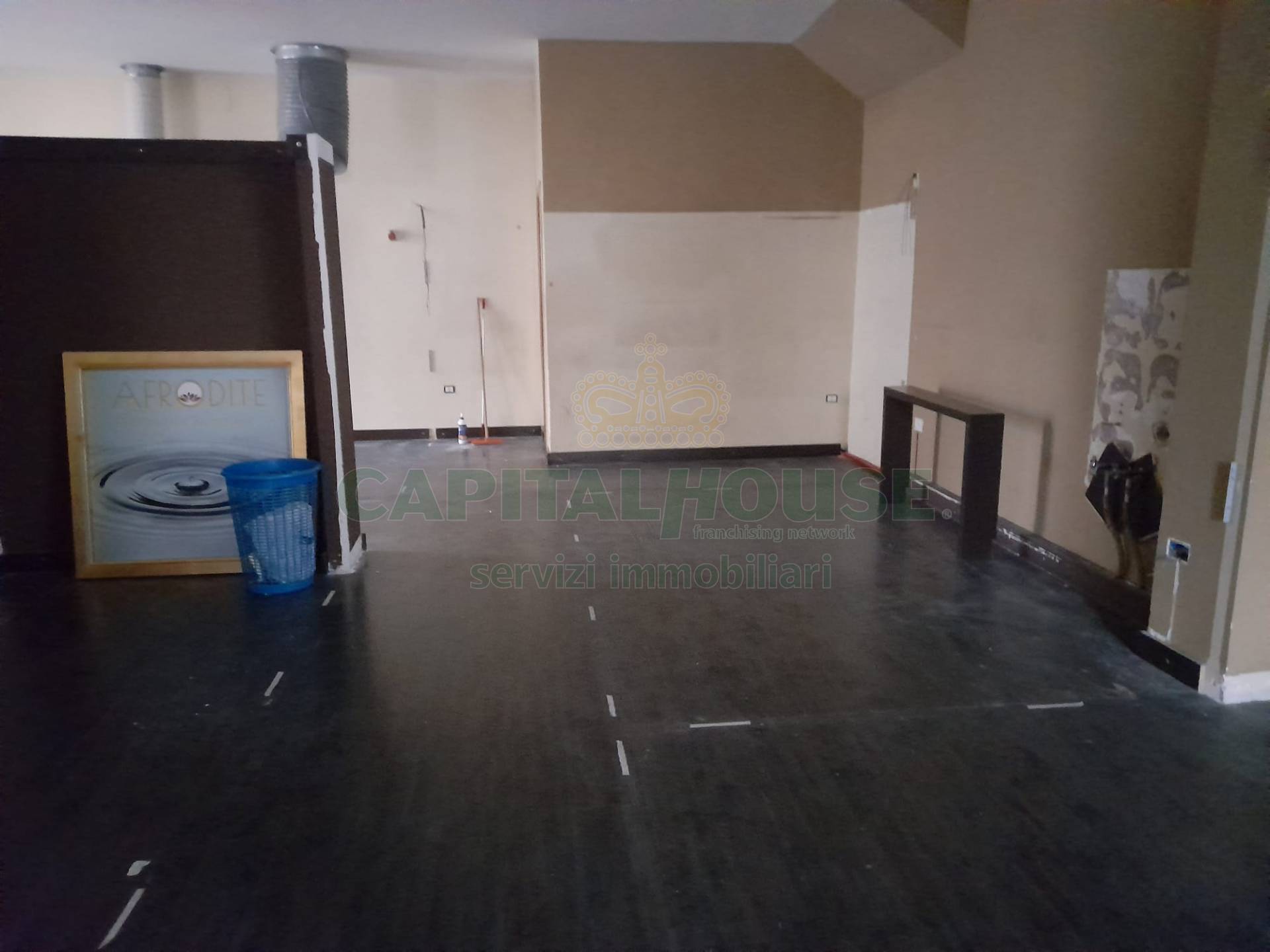 Commerciale in affitto a Caserta, Caserta 2 (Cerasola)