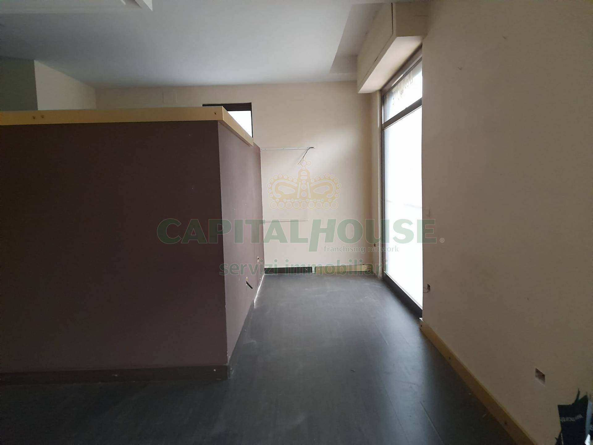 Commerciale in affitto a Caserta, Caserta 2 (Cerasola)