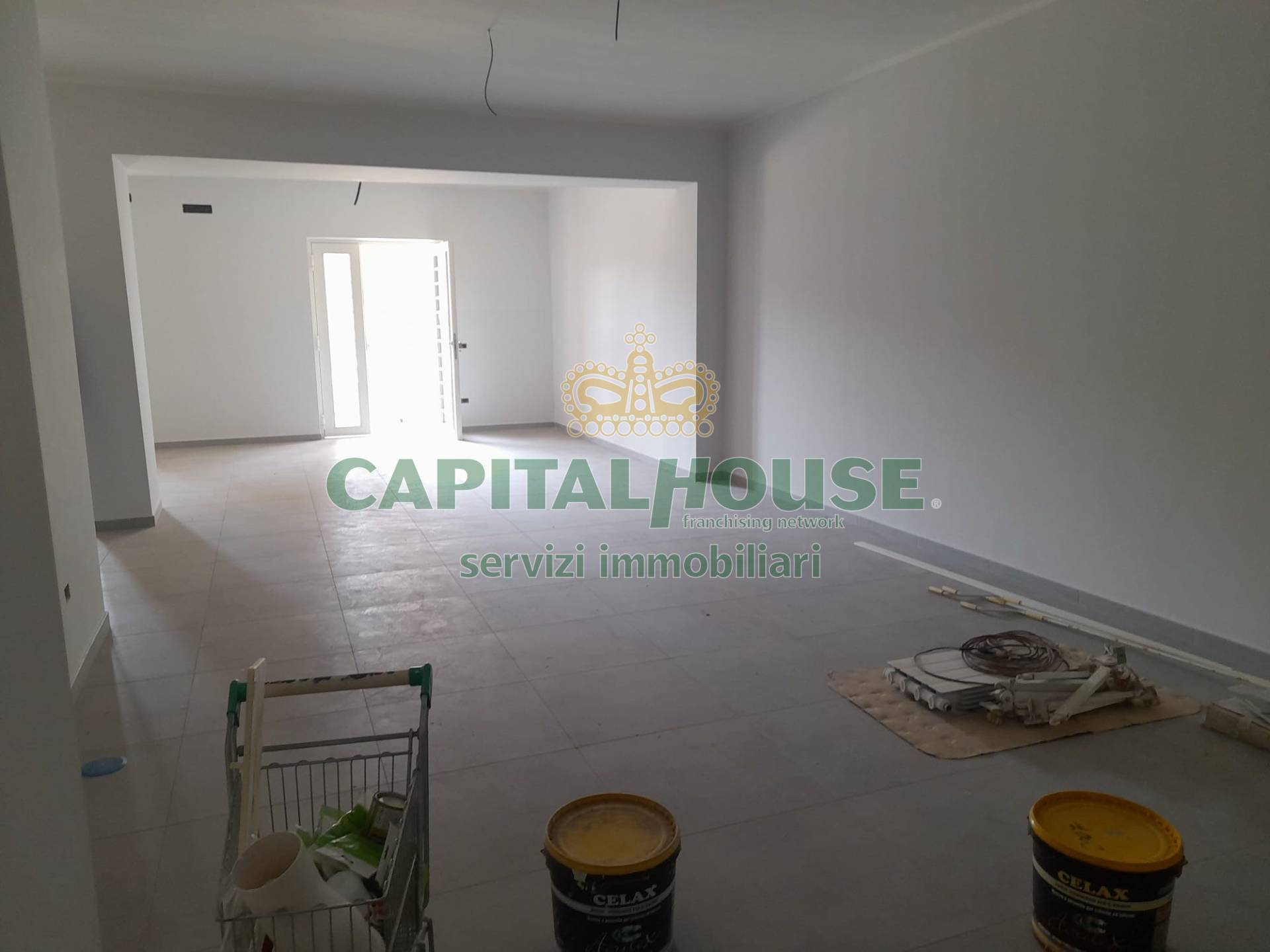 Commerciale in affitto a Caserta, Casola