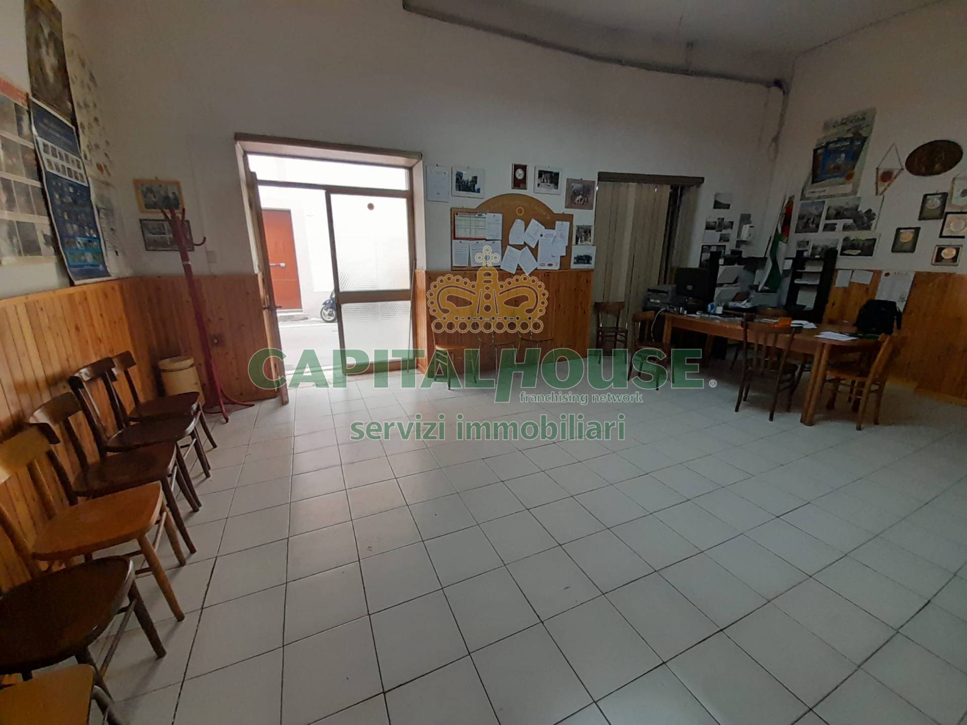 Commerciale in affitto a Caserta, Centro