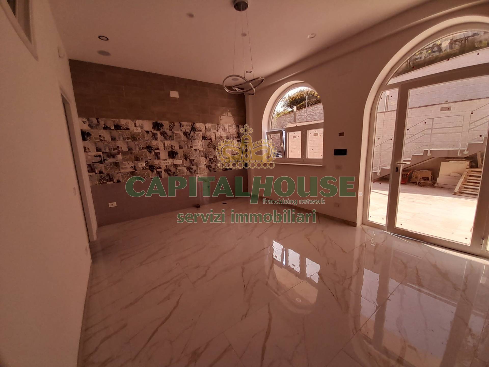 Bilocale in affitto a Castel Morrone, Largisi