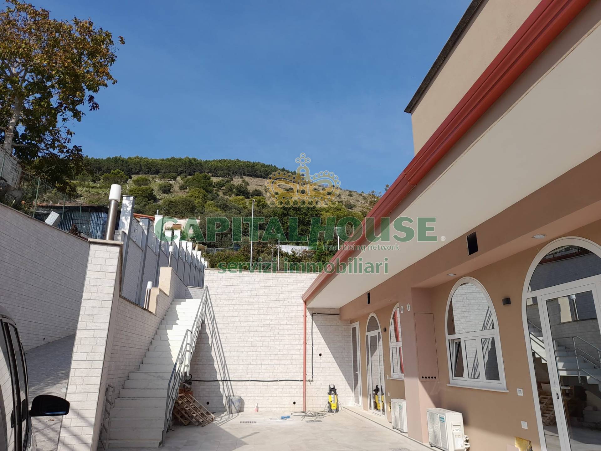 Bilocale in affitto a Castel Morrone, Largisi