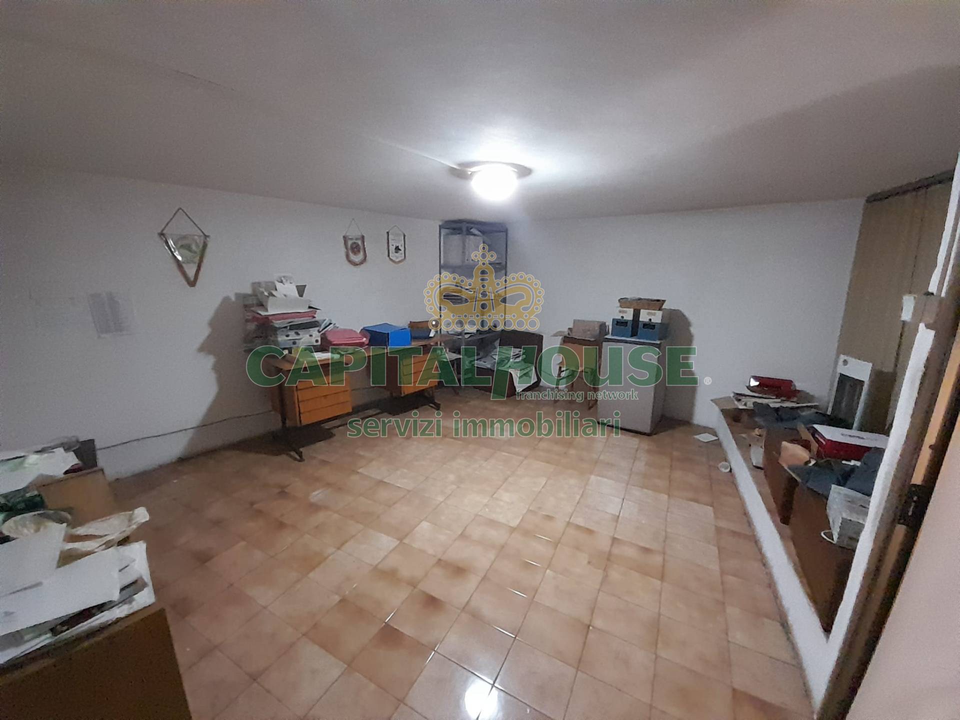 Commerciale in affitto a Caserta, Centro