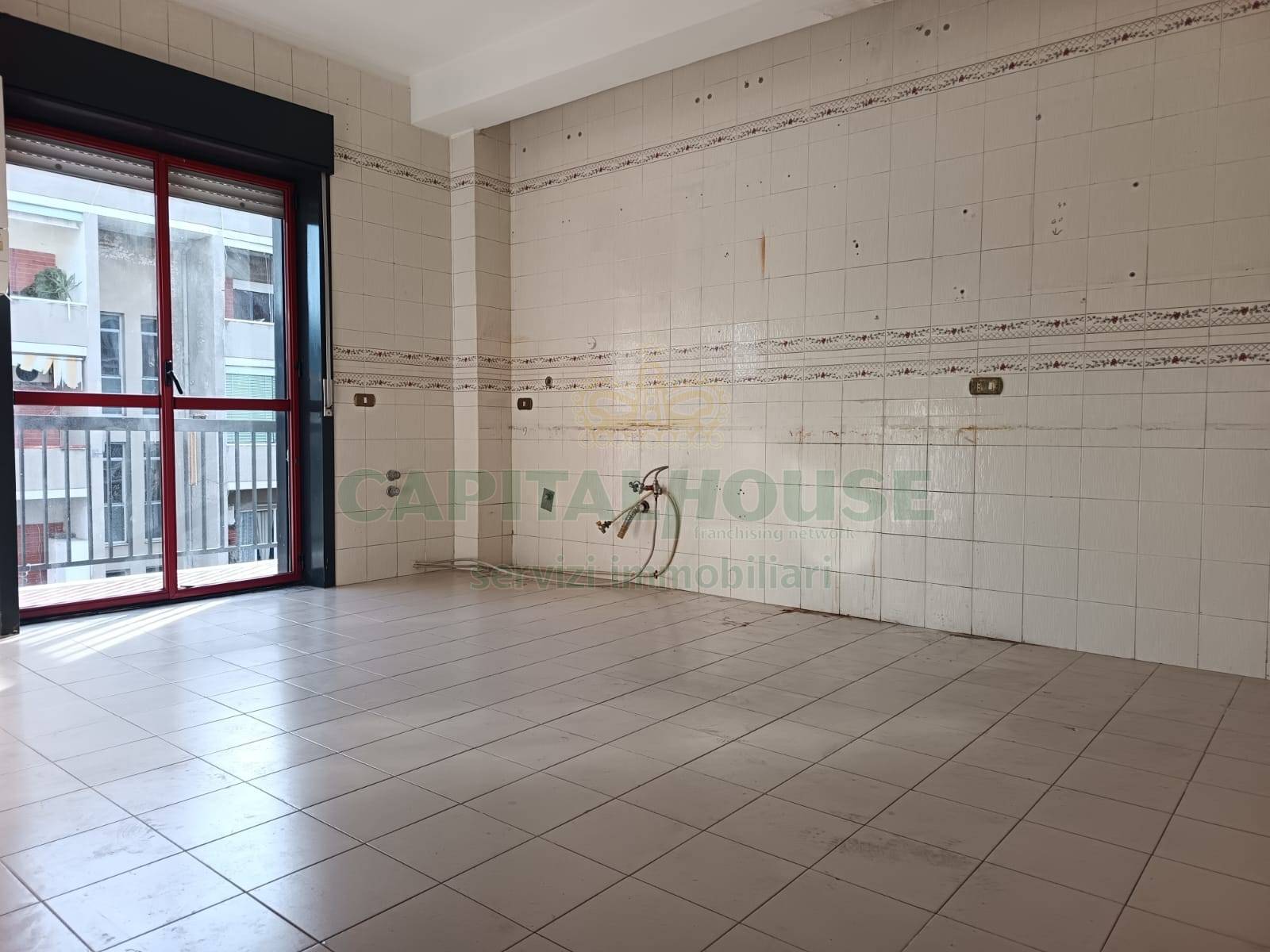 Appartamento in vendita a Caserta, Centro